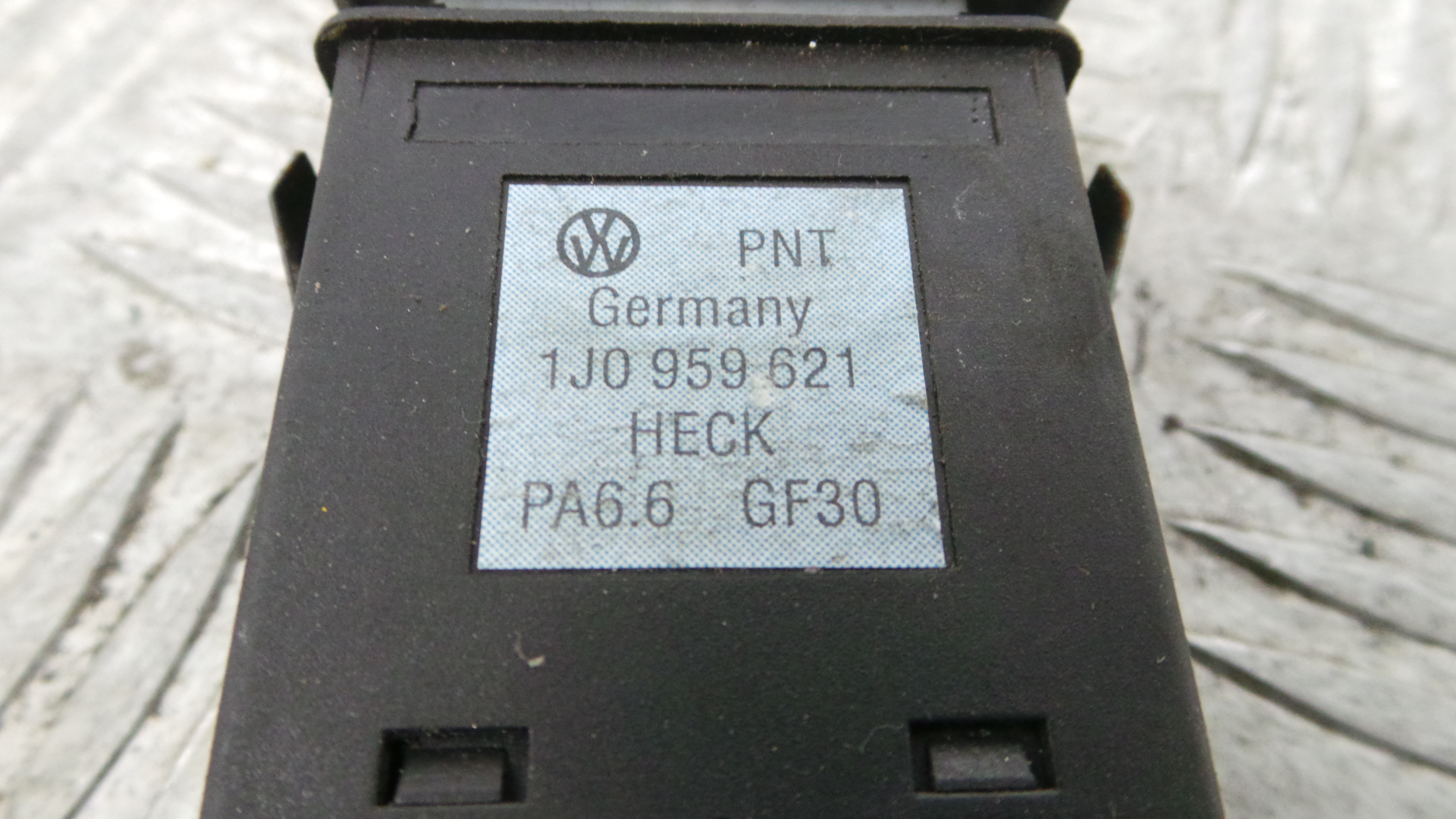 Comutador Interruptor Desembaciador Vidro 1J0959621 - VW GOLF IV (1J1), GOLF Mk IV (1J1)-36403931