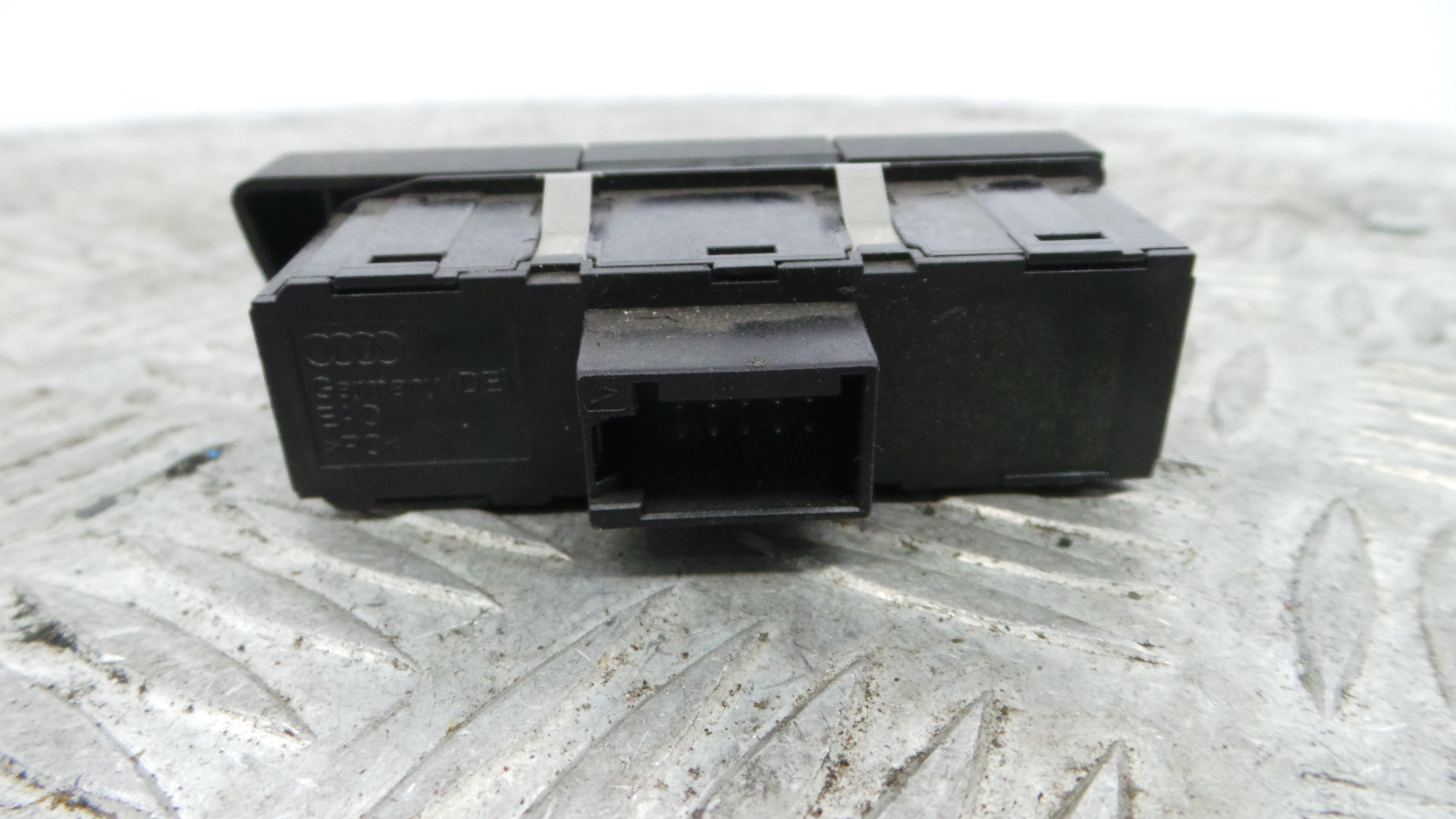 Interruptor Pneus  - AUDI A1 (8X1, 8XK)-36405437