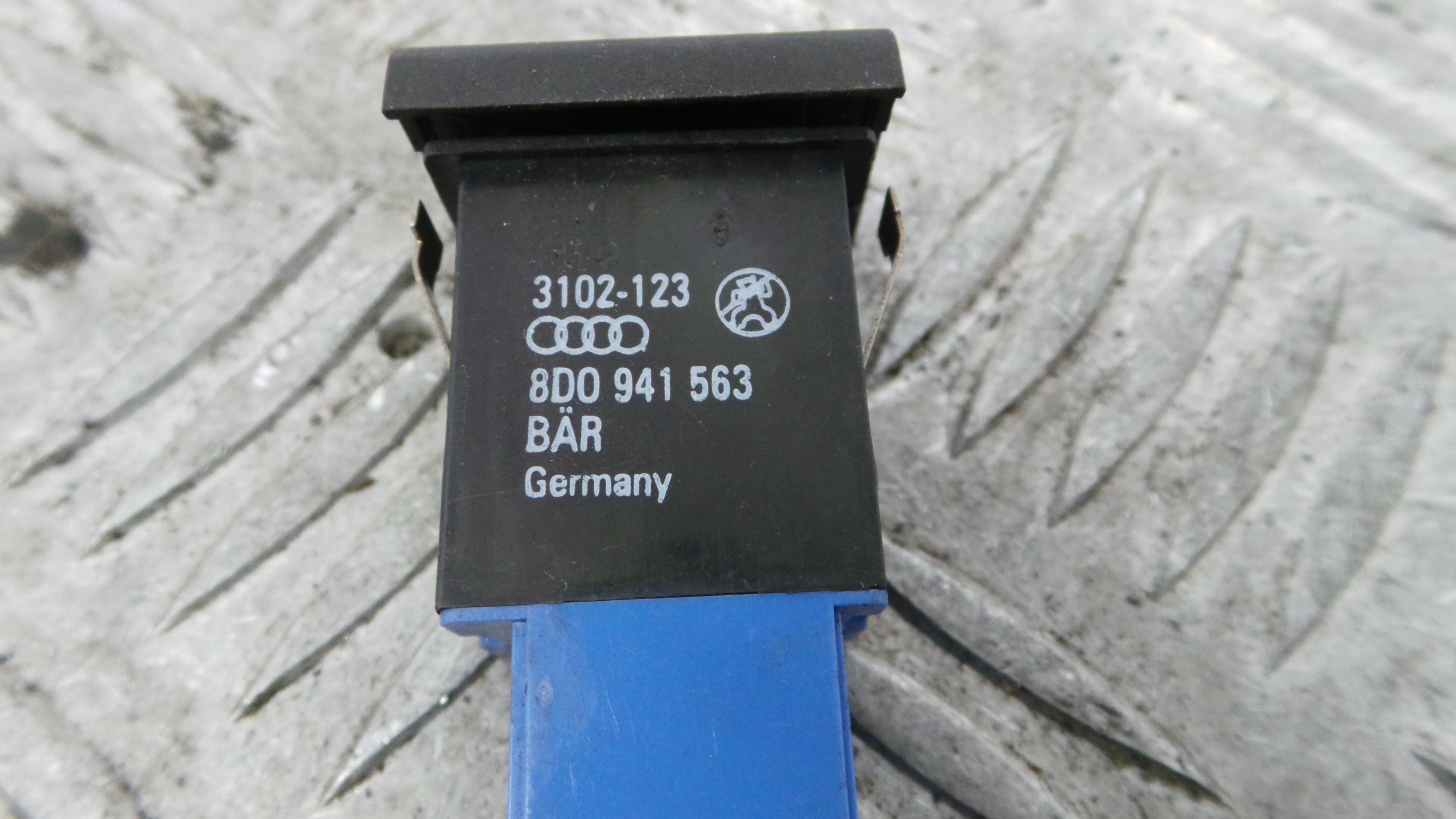 Botão Farol Nevoeiro 8D0941563 - AUDI A4 B6 (8E2)-36405445