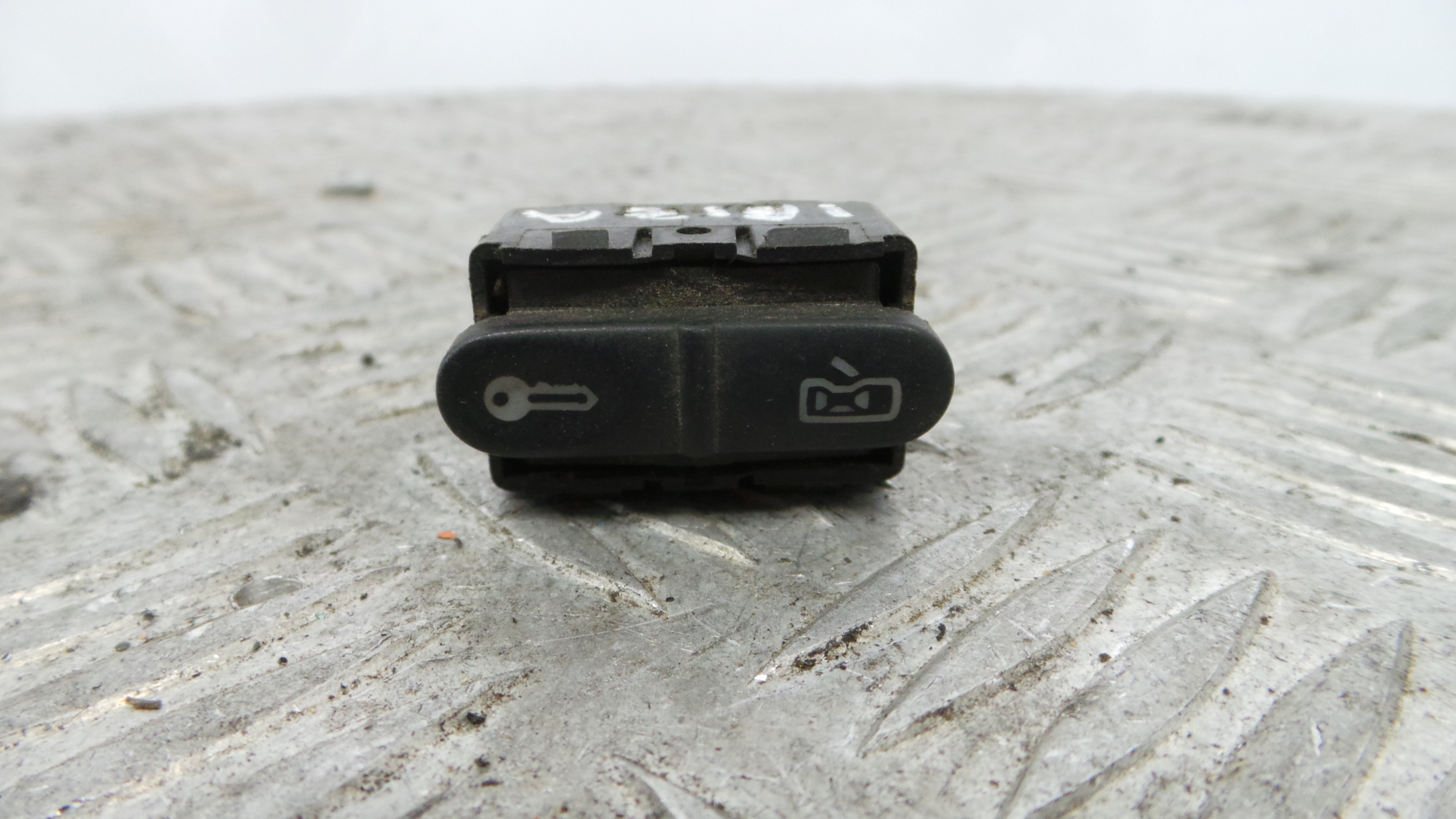 	Interruptor / Comando Fecho Central  - SEAT IBIZA II (6K1), IBIZA Mk II (6K1)-36405650