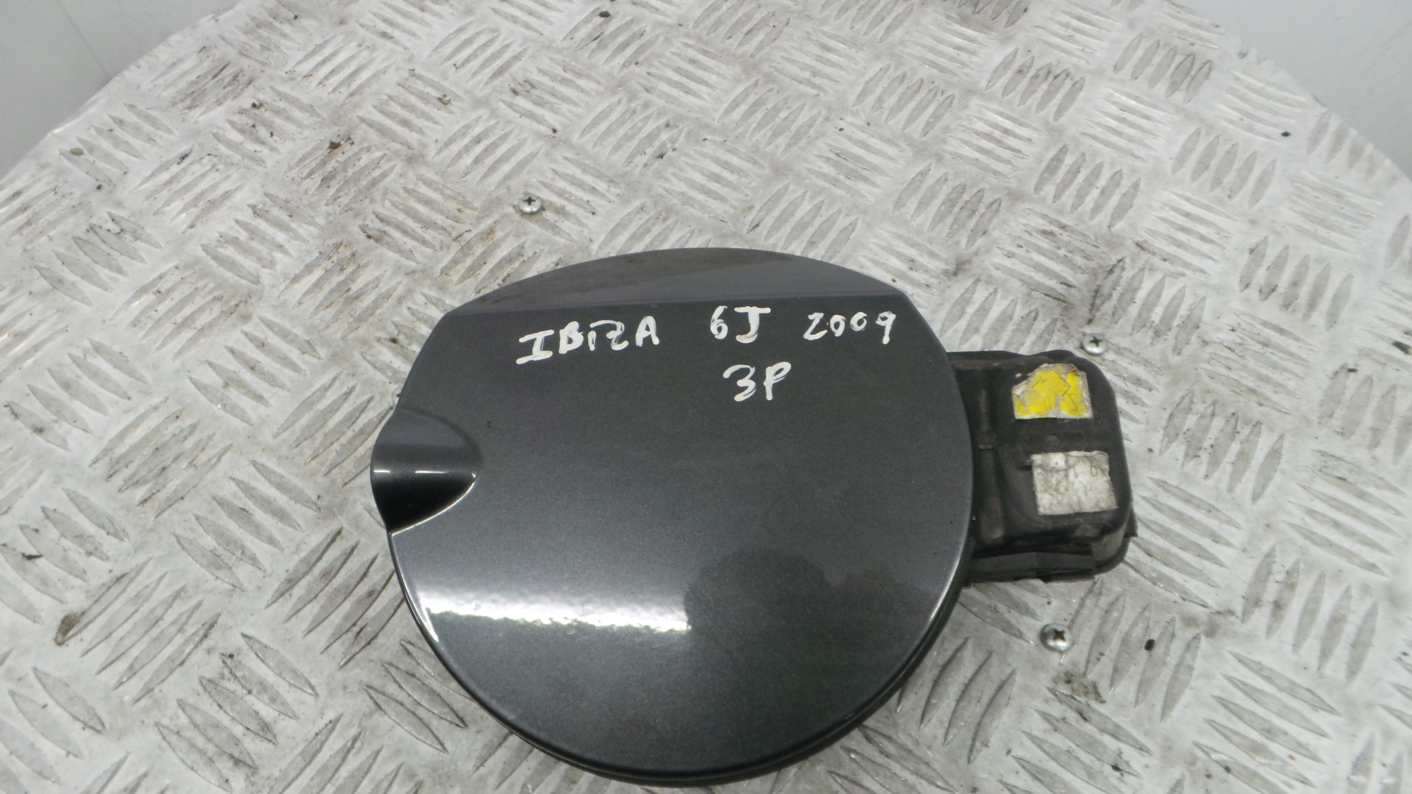 Tampão de Combustivel  6J3809905D - SEAT IBIZA IV (6J5, 6P1), IBIZA Mk IV (6J5, 6P1)-36405754