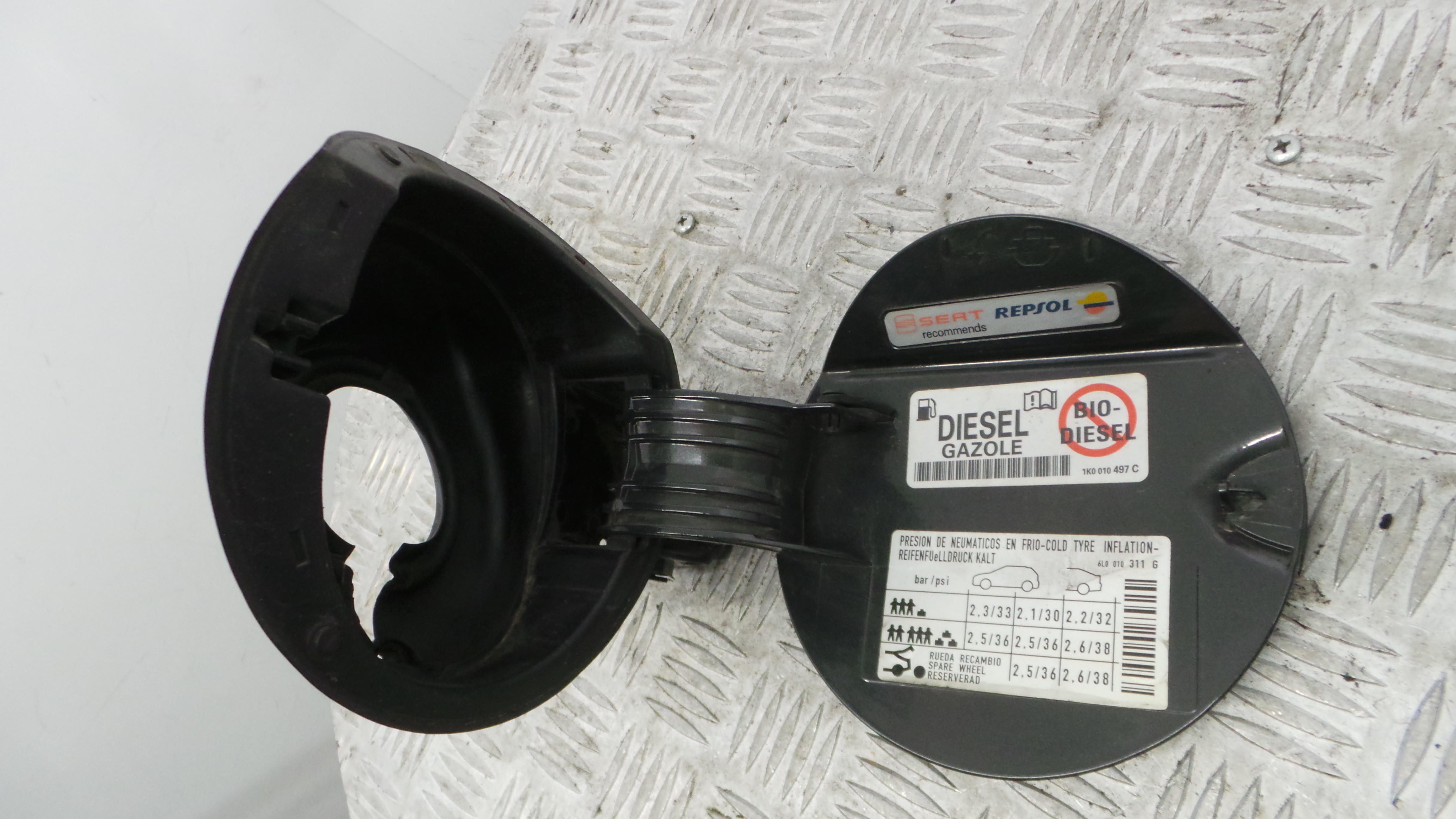 Tampão de Combustivel  6J3809905D - SEAT IBIZA IV (6J5, 6P1), IBIZA Mk IV (6J5, 6P1)-36405754