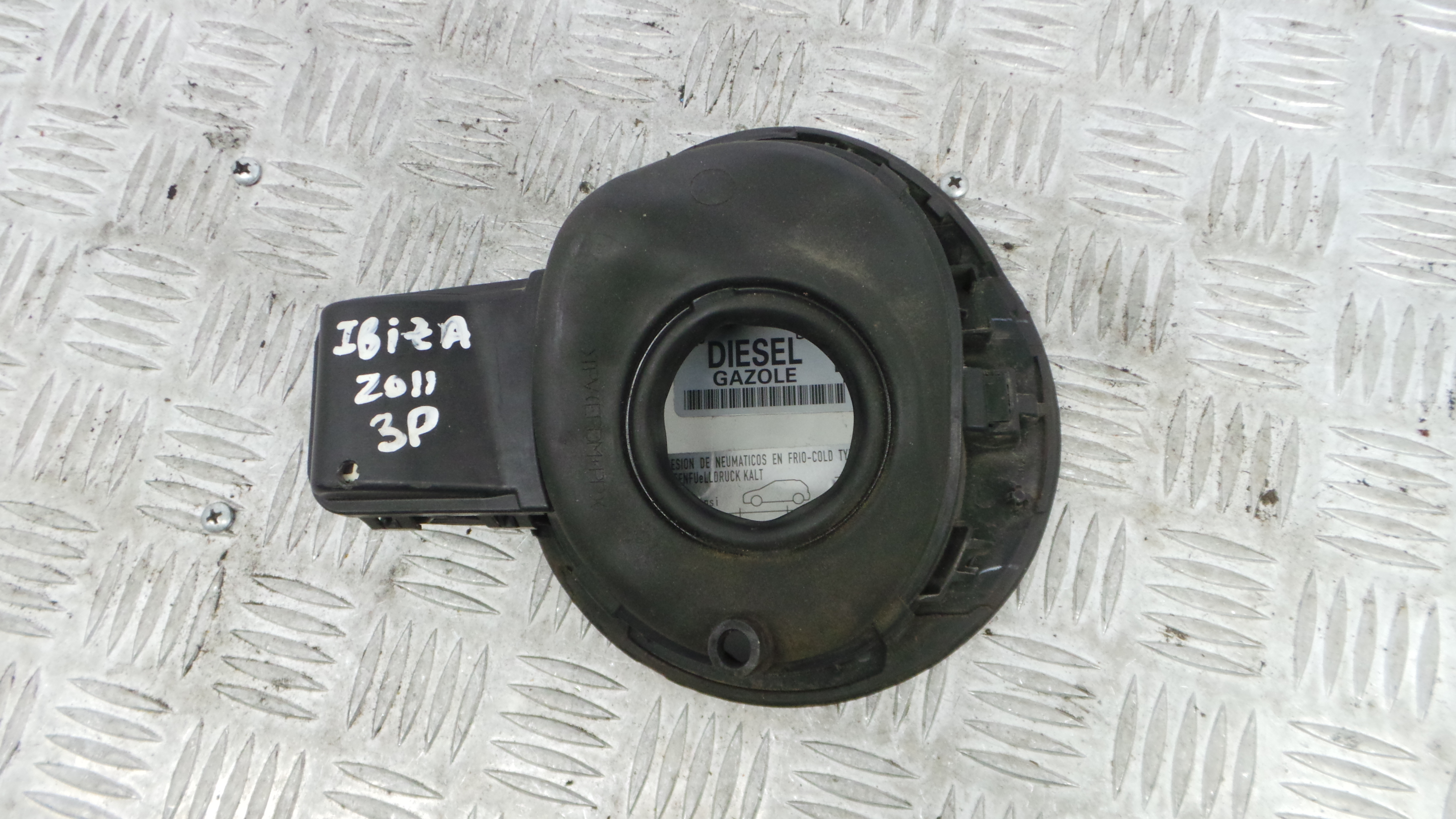 Tampão de Combustivel 6J3809905D - SEAT IBIZA IV (6J5, 6P1), IBIZA Mk IV (6J5, 6P1)-36405955