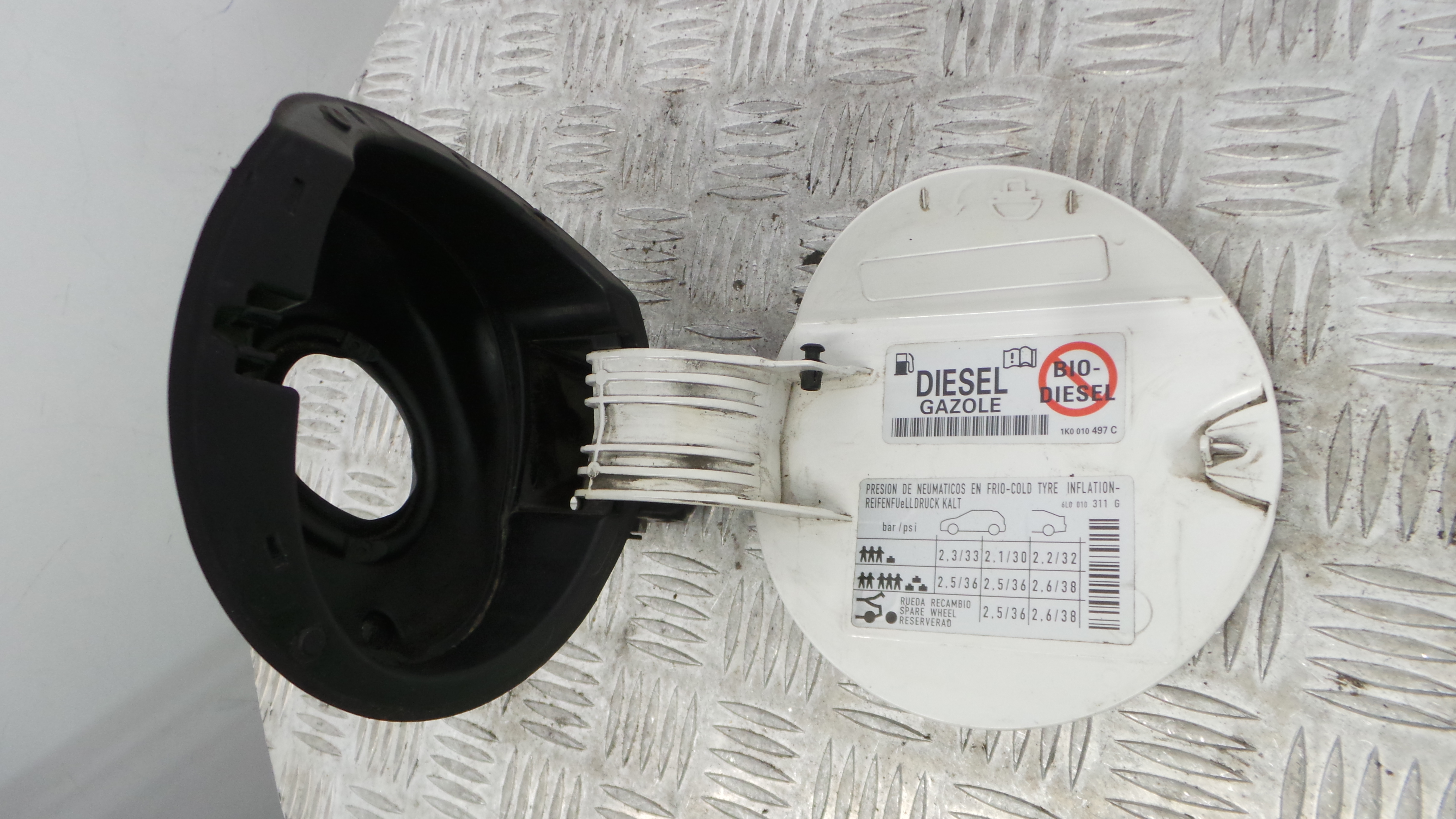 Tampão de Combustivel 6J3809905D - SEAT IBIZA IV (6J5, 6P1), IBIZA Mk IV (6J5, 6P1)-36405955