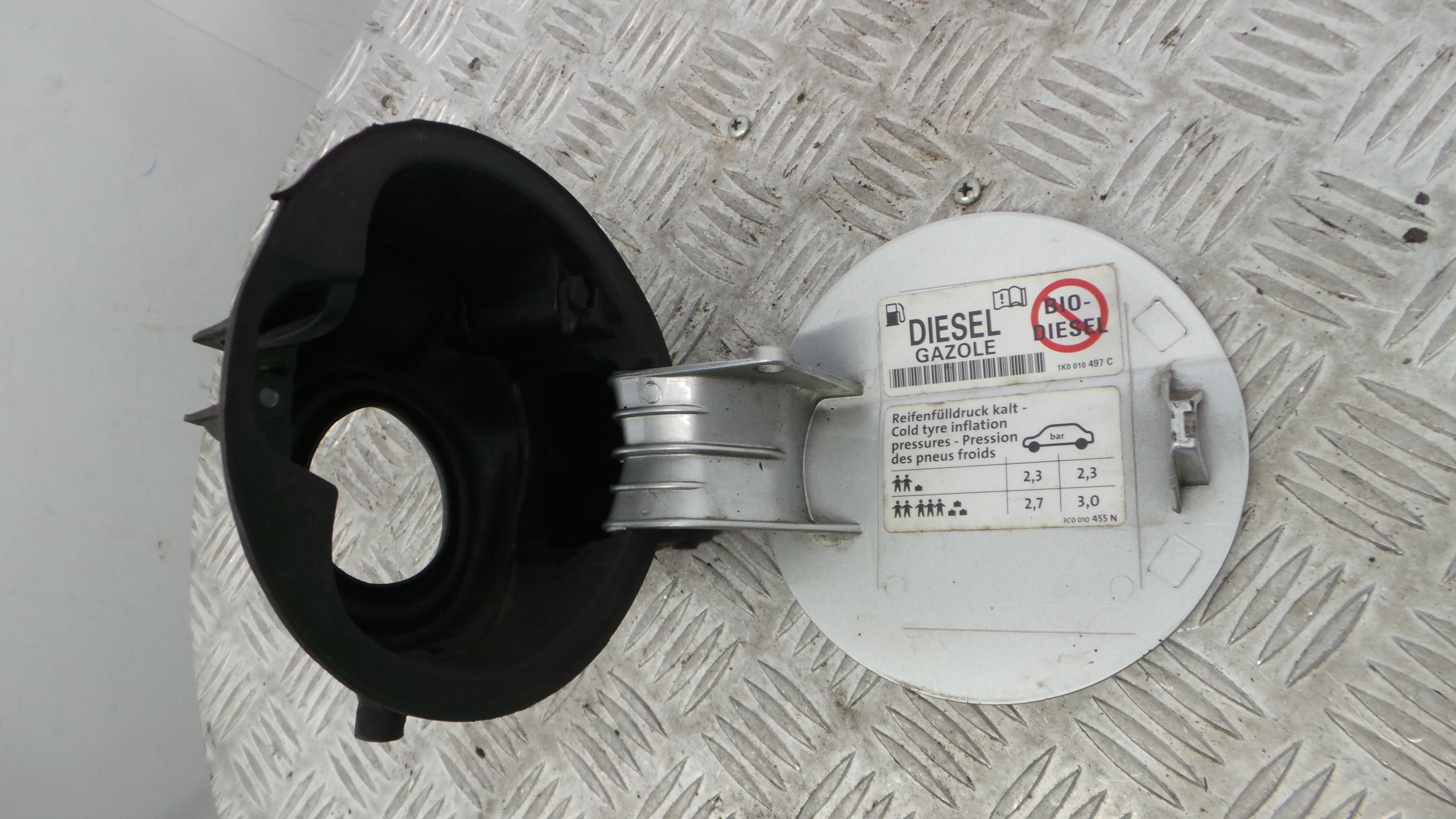 Tampão de Combustivel 3C9809857 - VW PASSAT B6 Estate (3C5), PASSAT B6 Variant (3C5)-36405980