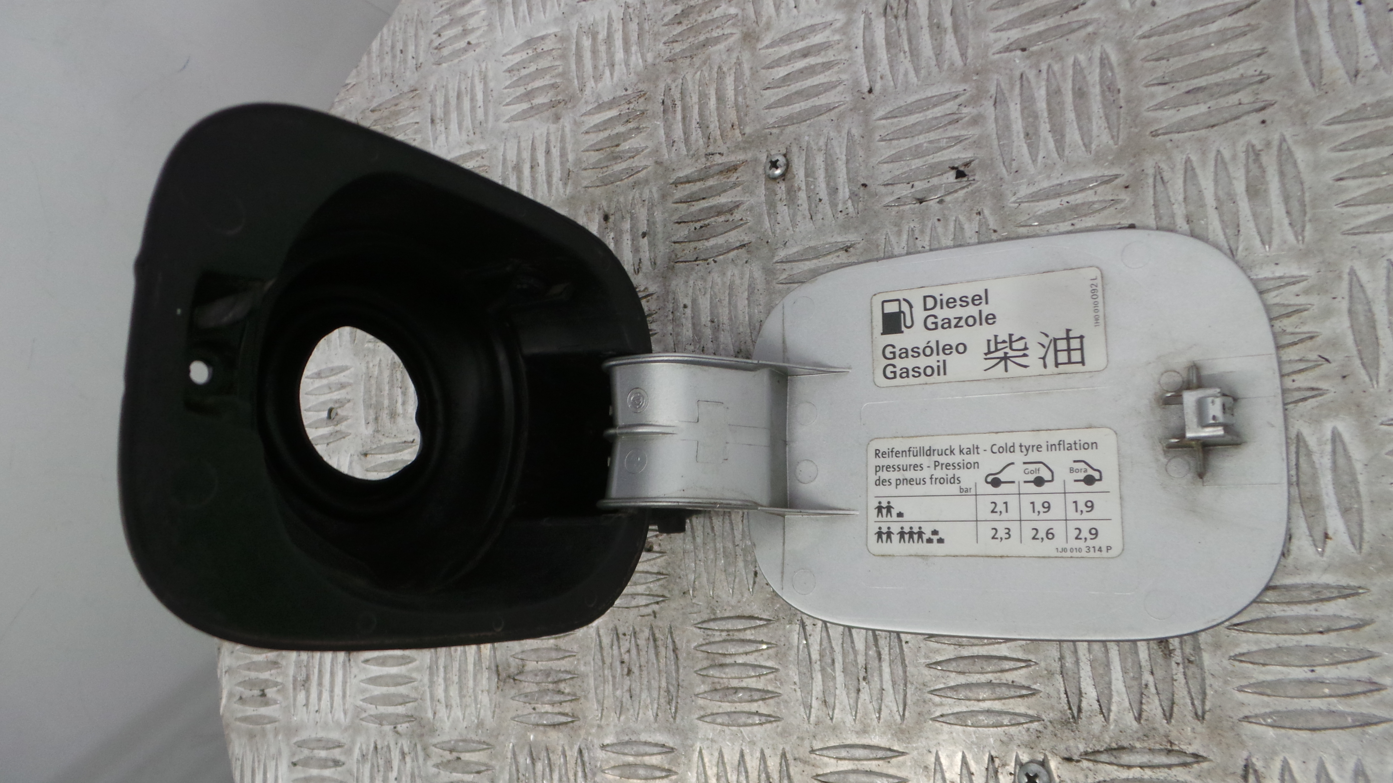 Tampão de Combustivel  1J0809857E - VW BORA I (1J2)-36405992