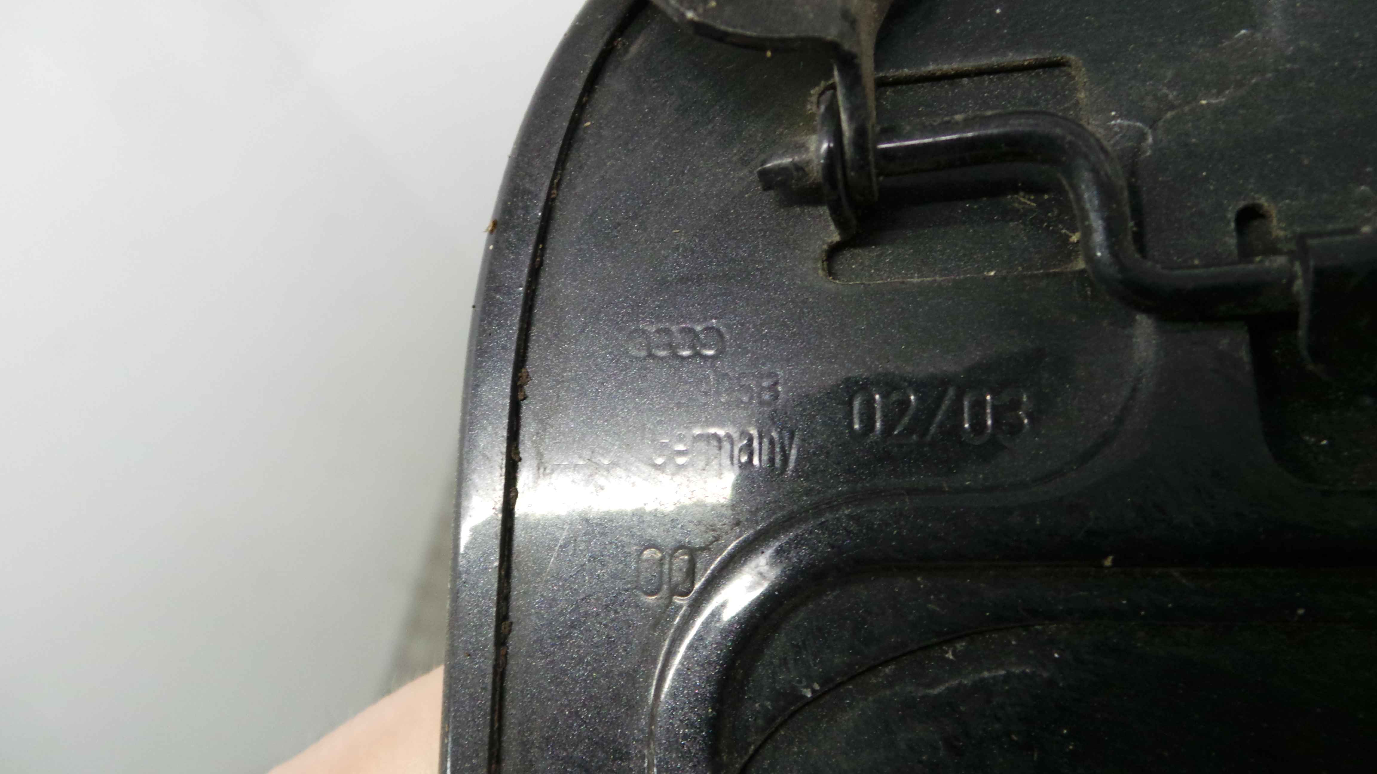 Tampão de Combustivel  8E0809905B - AUDI A4 B6 (8E2)-36406003