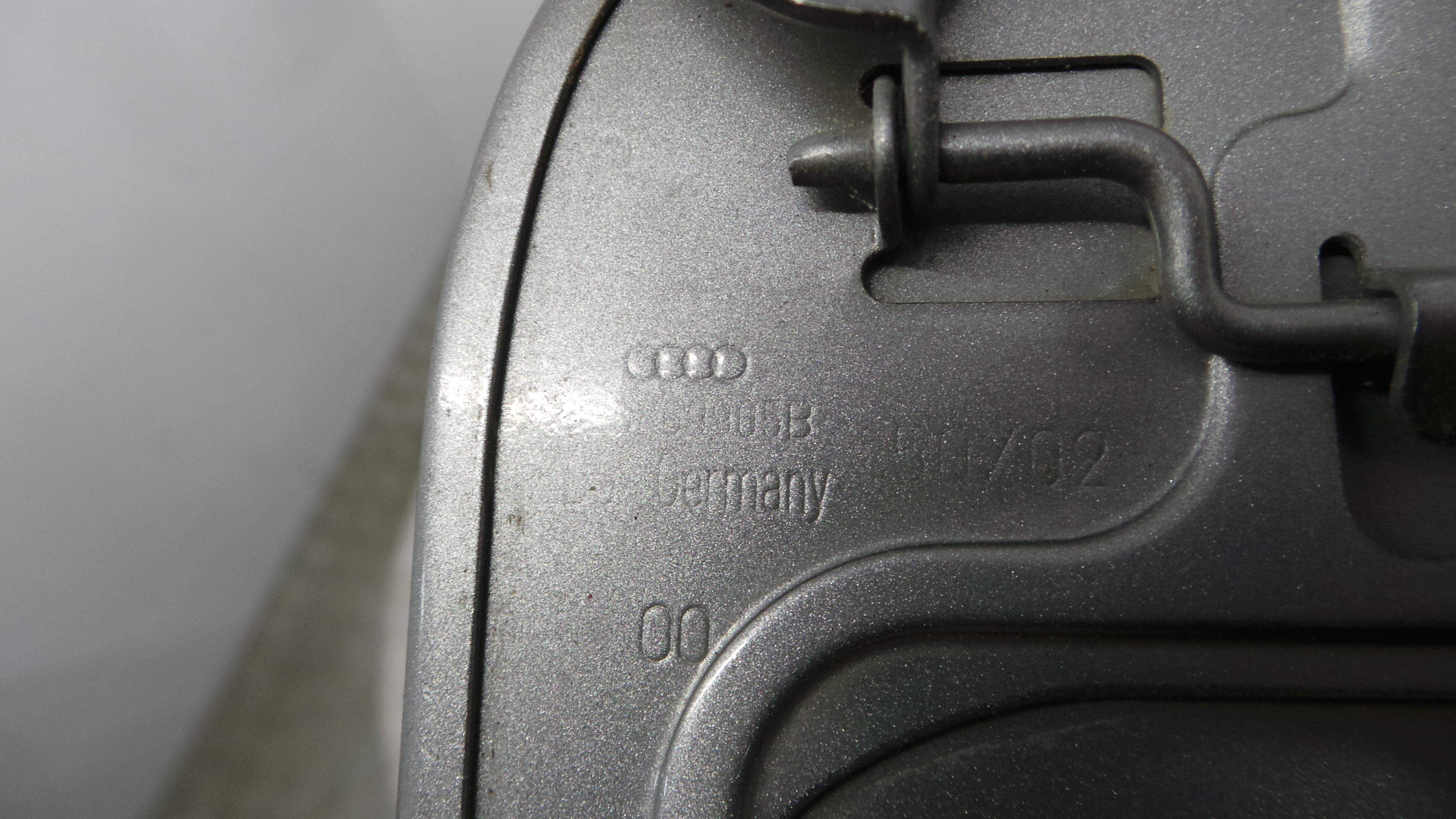 Tampão de Combustivel 8E0809905B - AUDI A4 B6 (8E2)-36406012