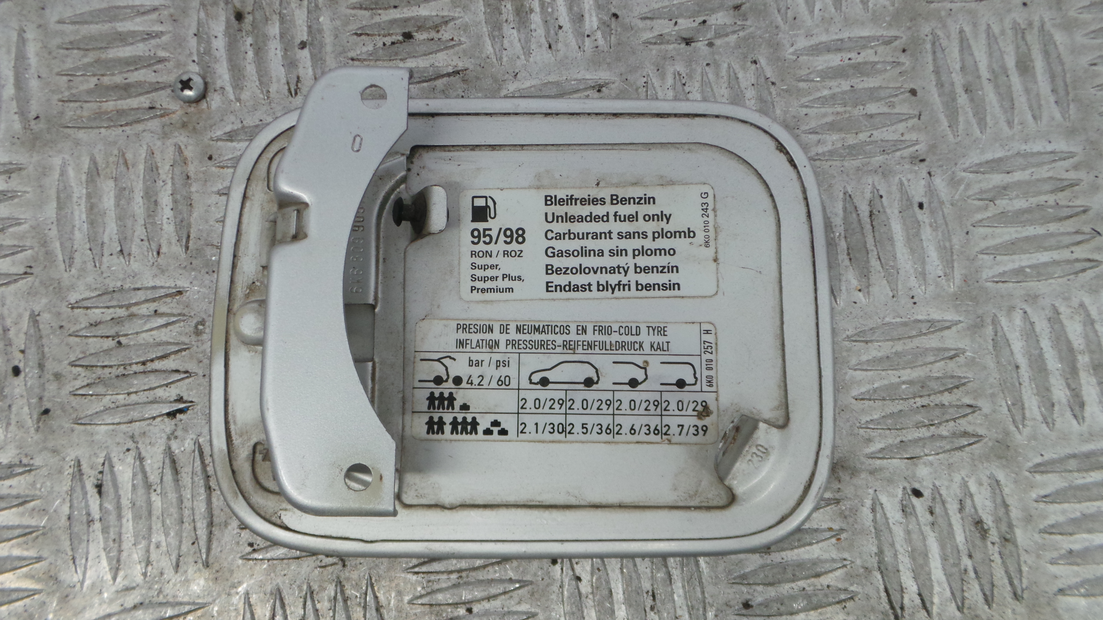 Tampão de Combustivel  6K6809905A - SEAT IBIZA II (6K1), IBIZA Mk II (6K1)-36406484