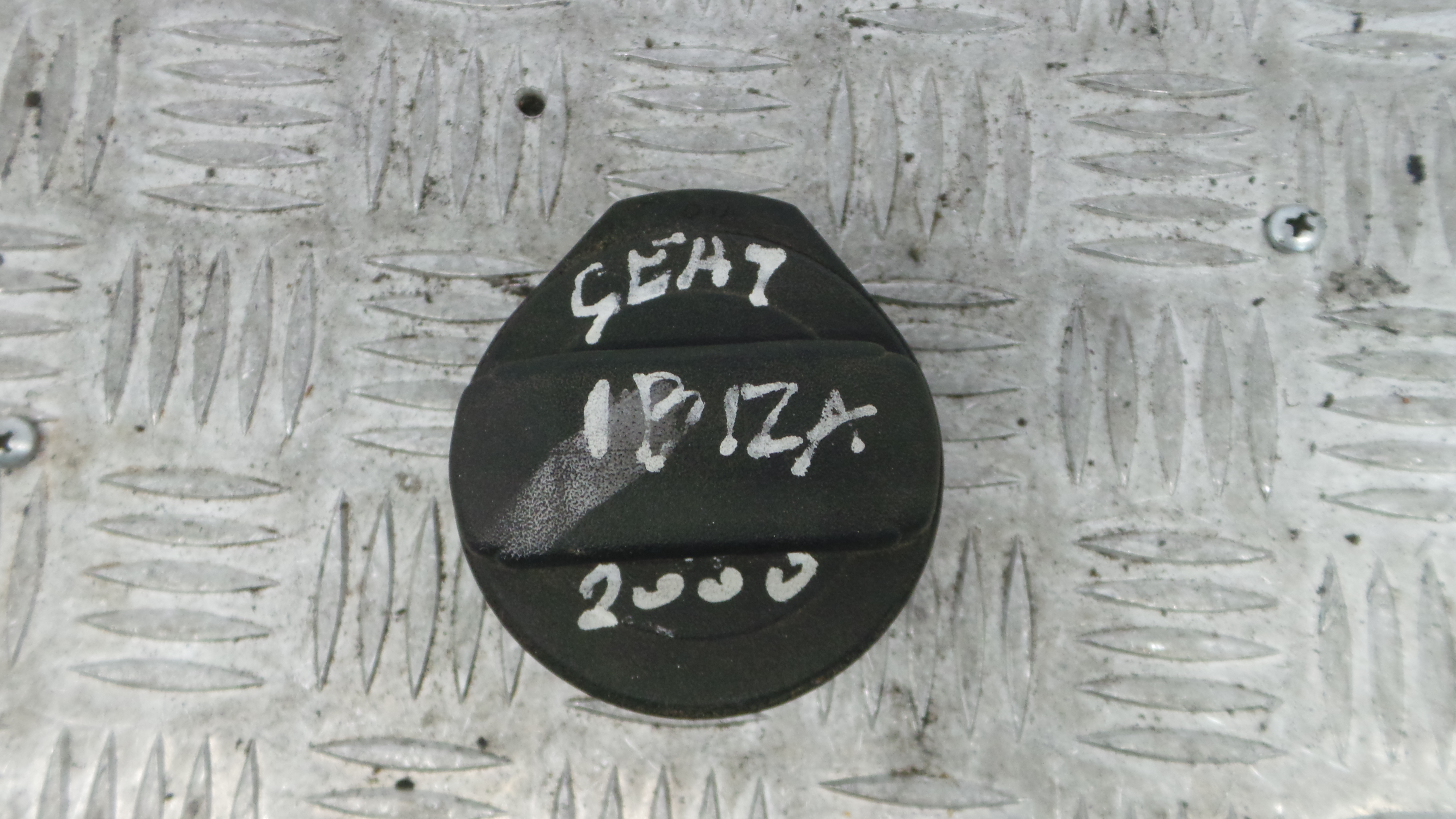 Tampão de Combustivel  1J0201553C - SEAT IBIZA II (6K1), IBIZA Mk II (6K1)-36406646