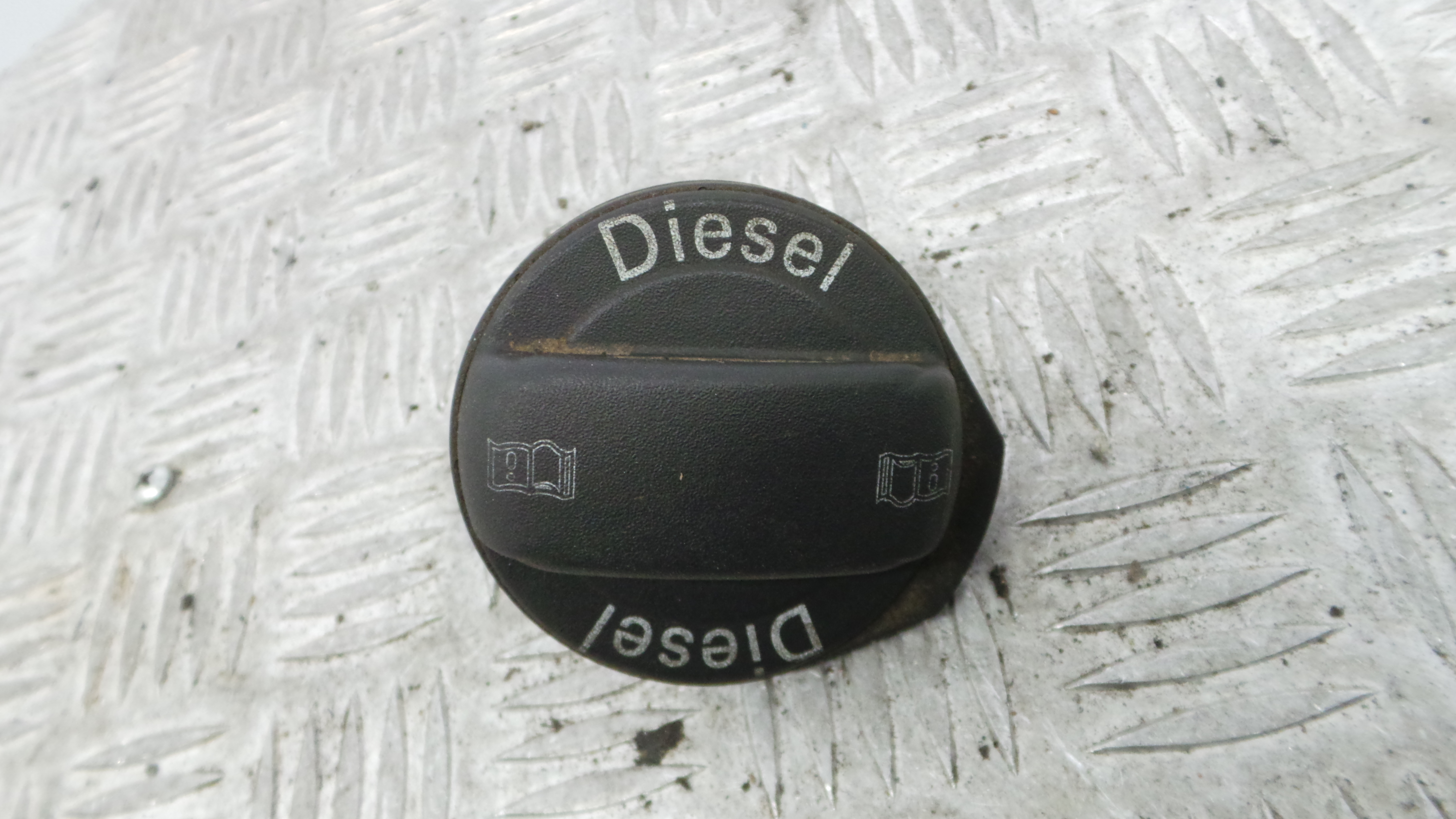 Tampão de Combustivel  3C0201553F - VW PASSAT B6 (3C2)-36406666