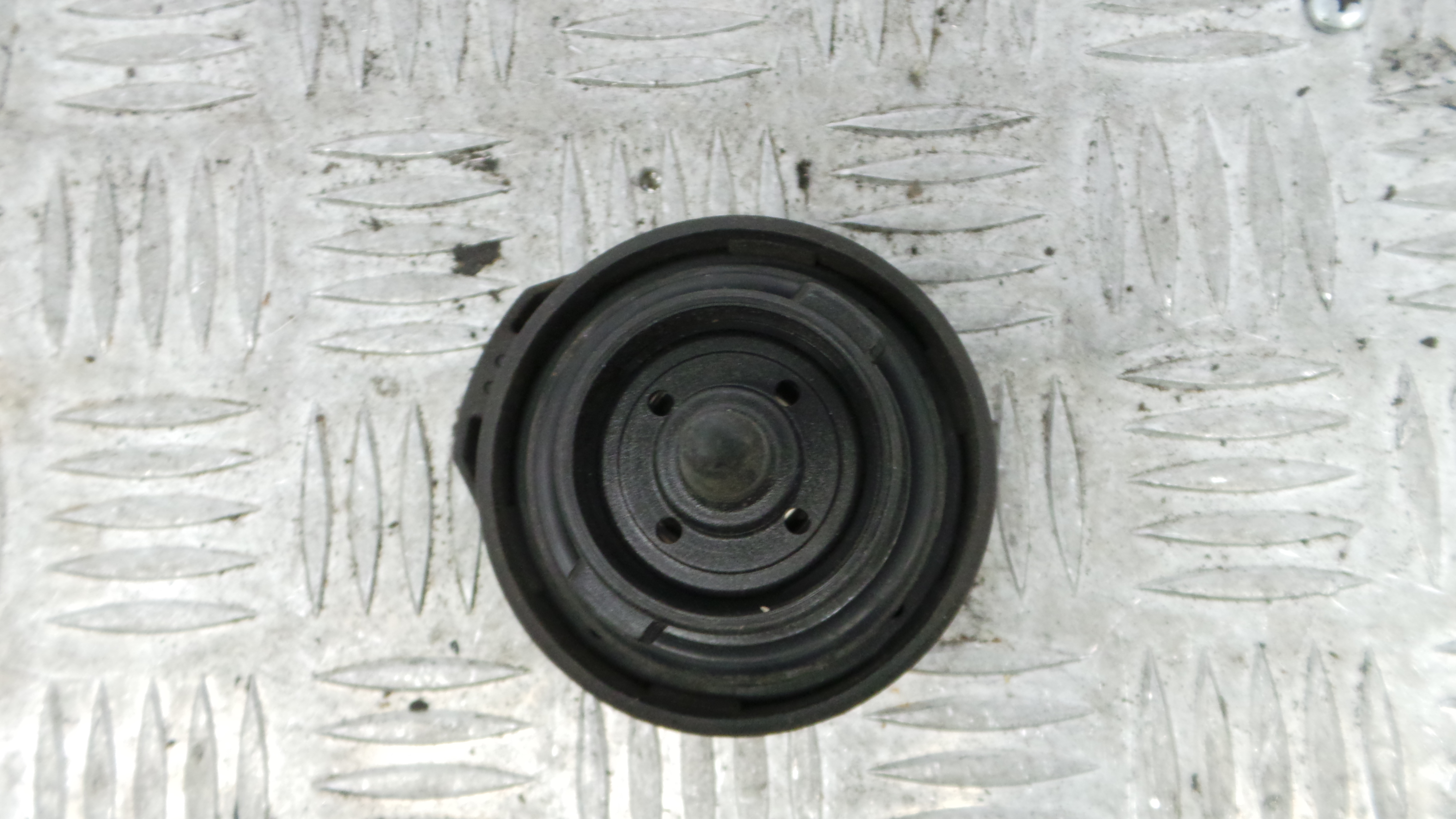 Tampão de Combustivel  3C0201553F - VW PASSAT B6 (3C2)-36406666