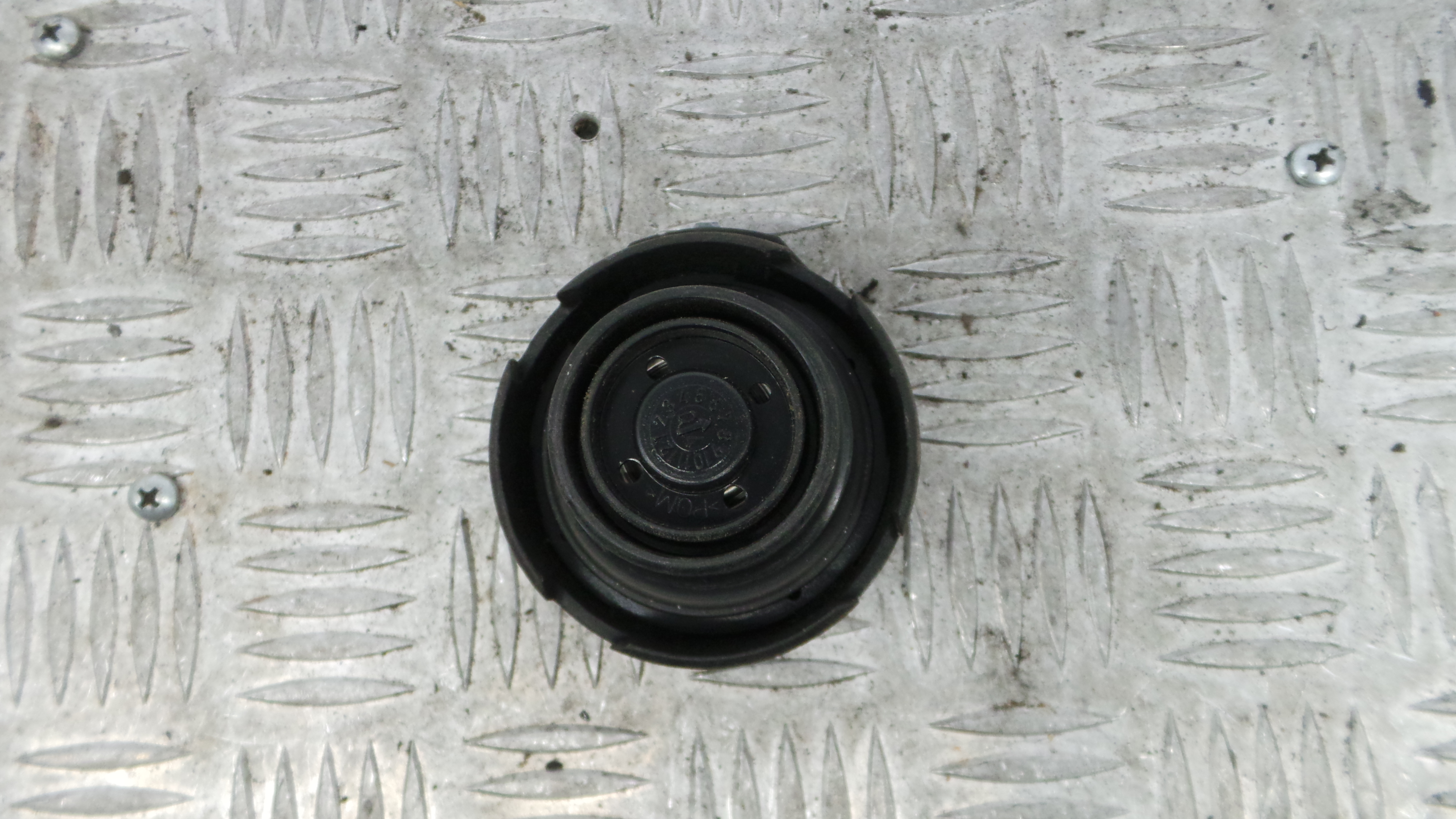 Tampão de Combustivel  1J0201553Q - AUDI A3 (8L1)-36406801