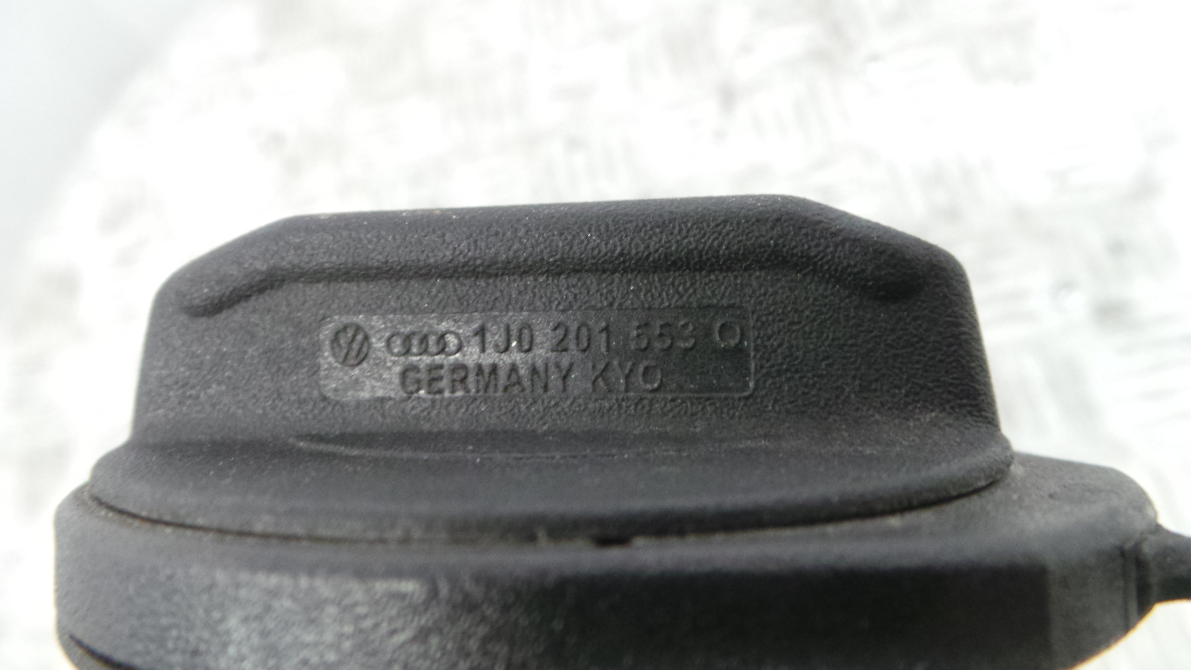 Tampão de Combustivel  1J0201553Q - AUDI A3 (8L1)-36406808