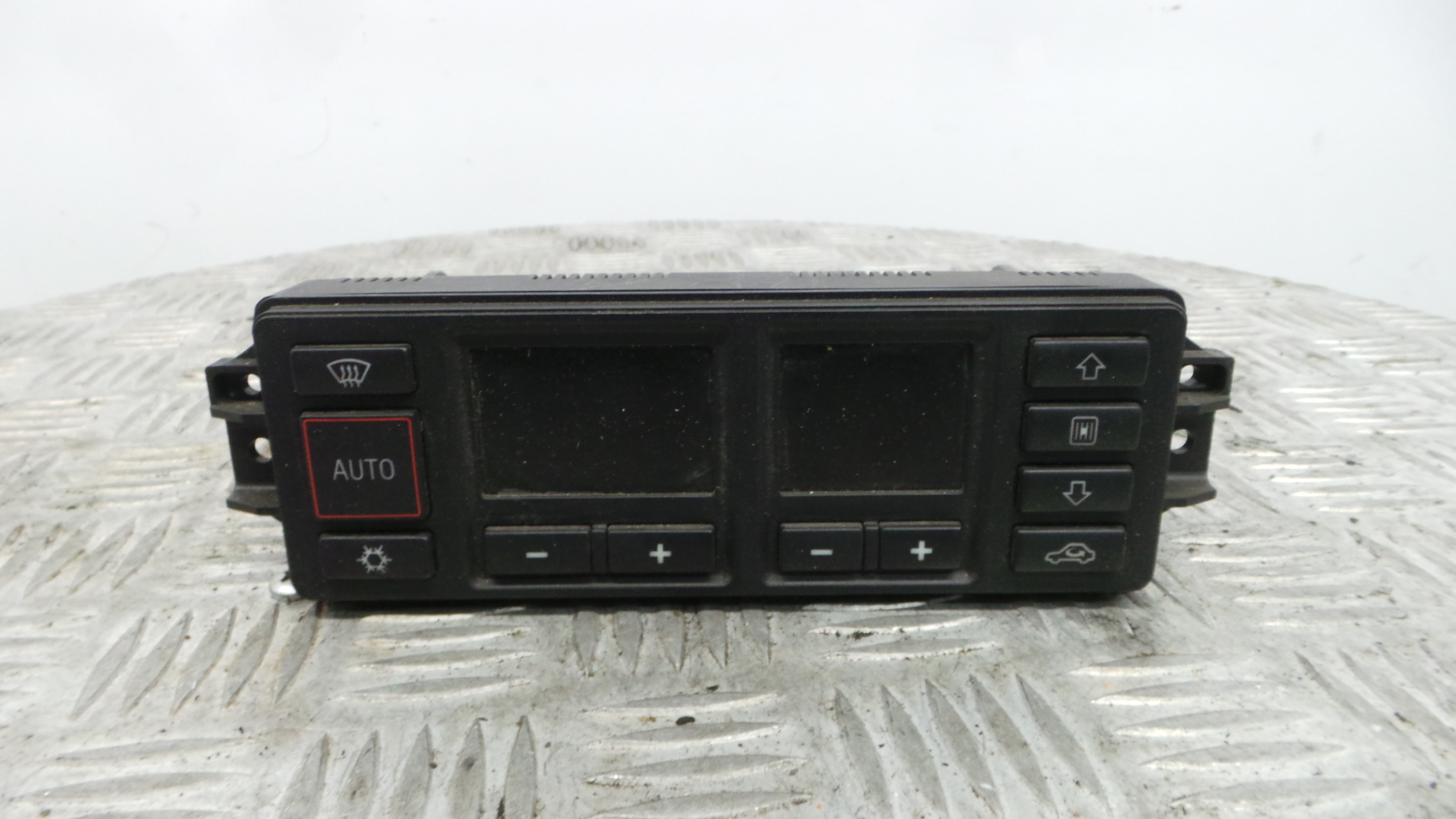 Comando da Sofagem / Climatronic 8L0820043B - AUDI A4 B5 (8D2)-36406919 Comando da Sofagem / Climatronic 8L0820043B - AUDI A4 B5 (8D2)-36406919
