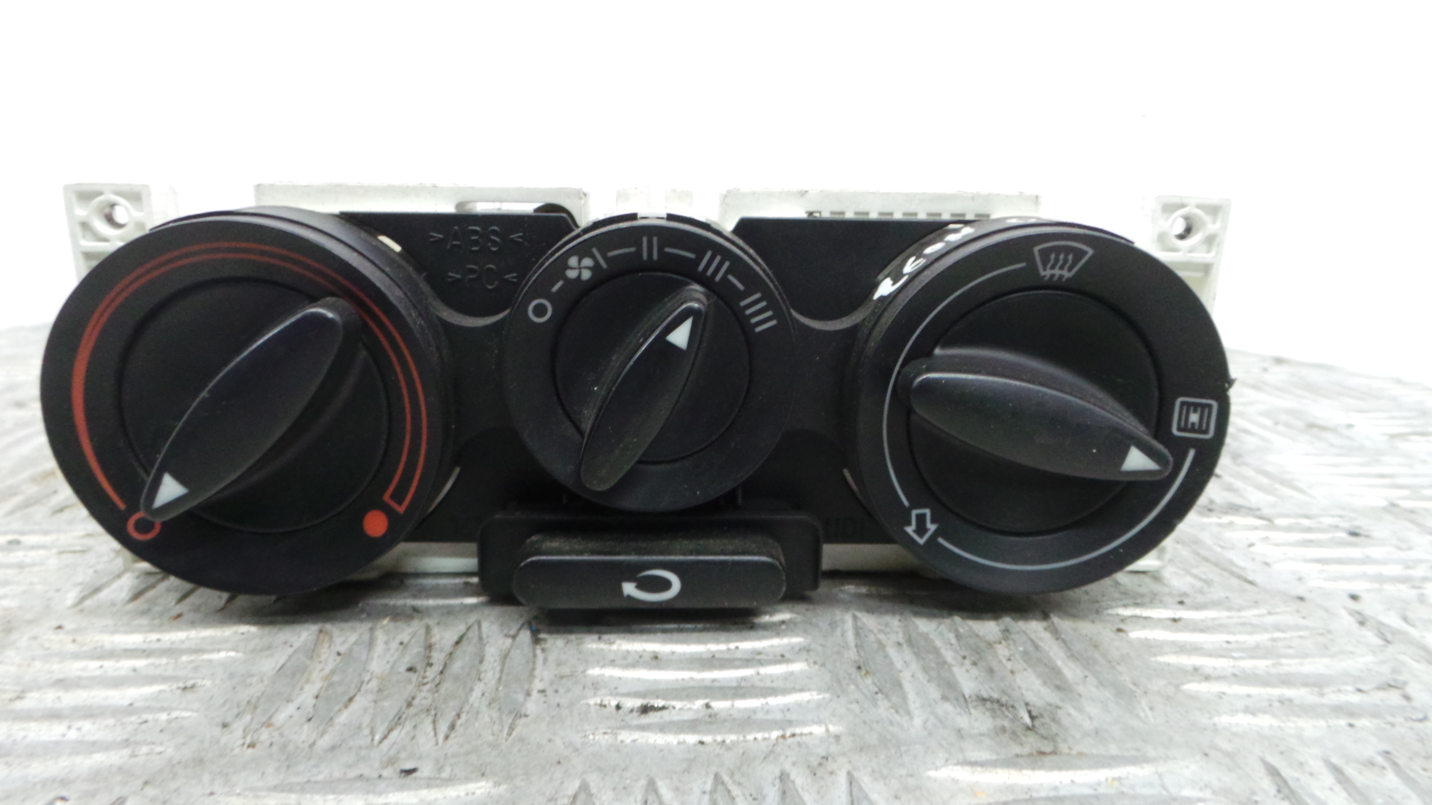 Comando da Sofagem / Climatronic 8L0819045A - SEAT LEON (1M1)-36406929 Comando da Sofagem / Climatronic 8L0819045A - SEAT LEON (1M1)-36406929