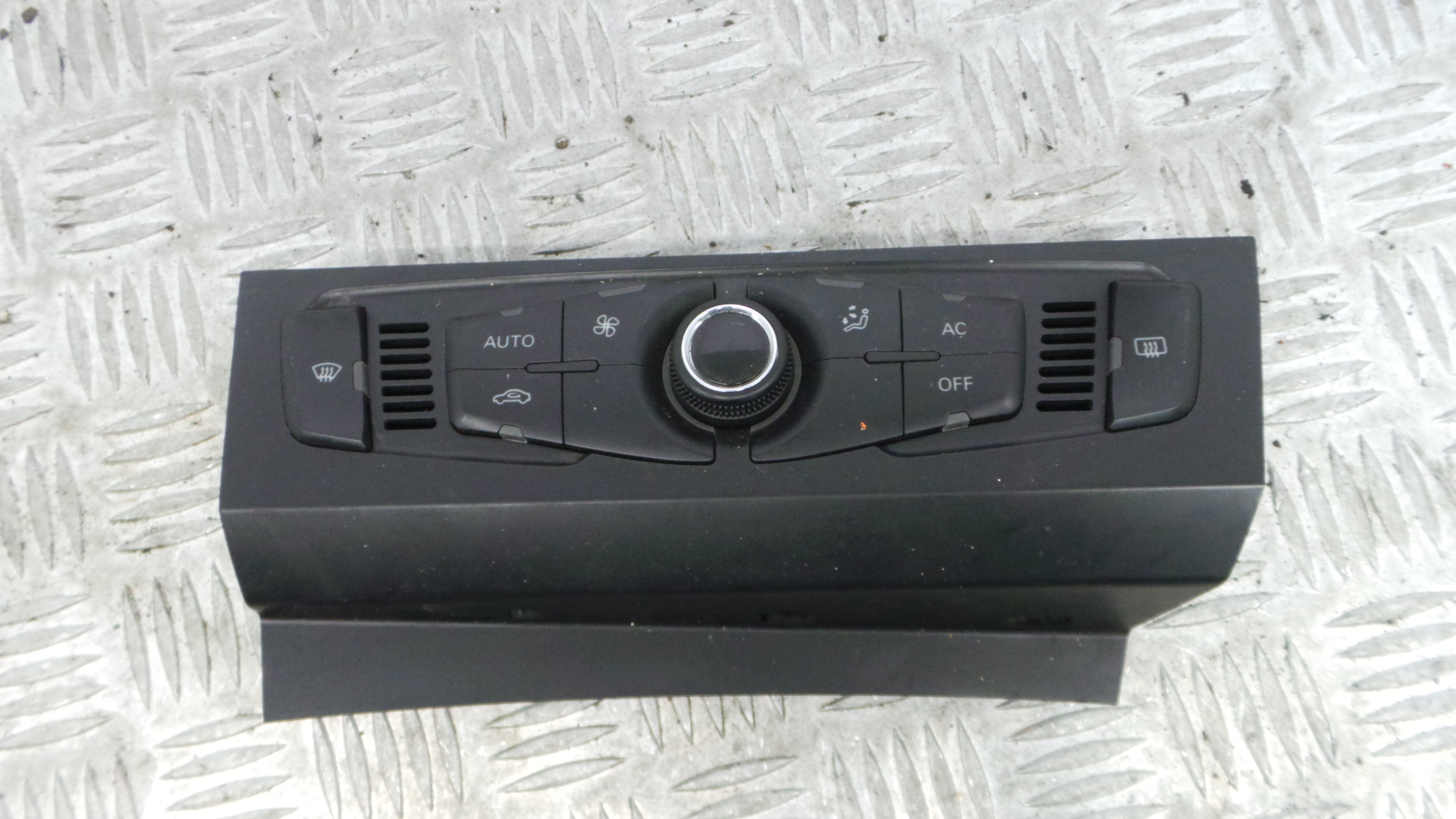 Comando da Sofagem / Climatronic 8T1820043AG - AUDI A4 B8 (8K2)-36407202 Comando da Sofagem / Climatronic 8T1820043AG - AUDI A4 B8 (8K2)-36407202