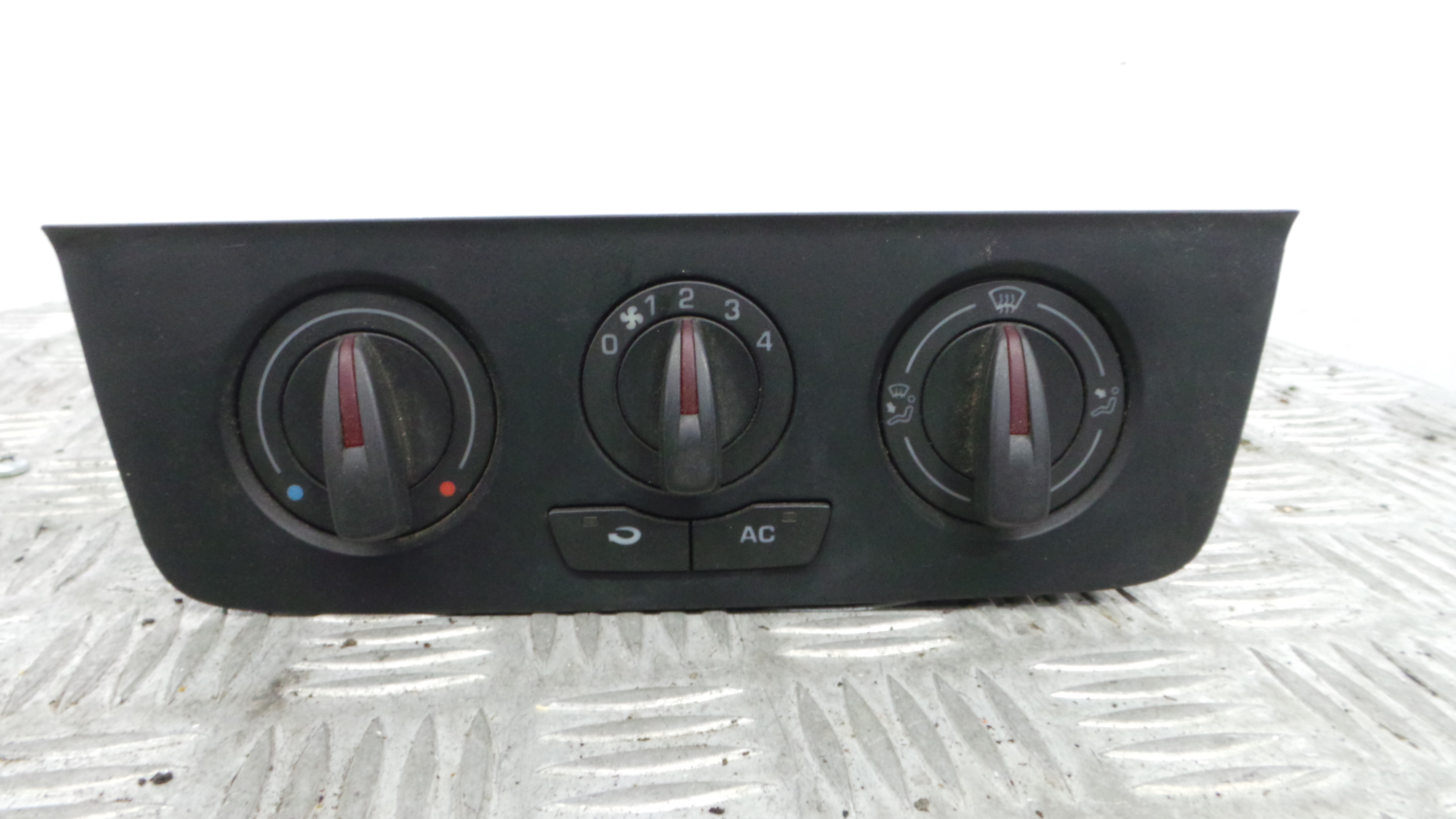 Comando da Sofagem / Climatronic 6J0820045 - SEAT IBIZA IV (6J5, 6P1), IBIZA Mk IV (6J5, 6P1)-36407281