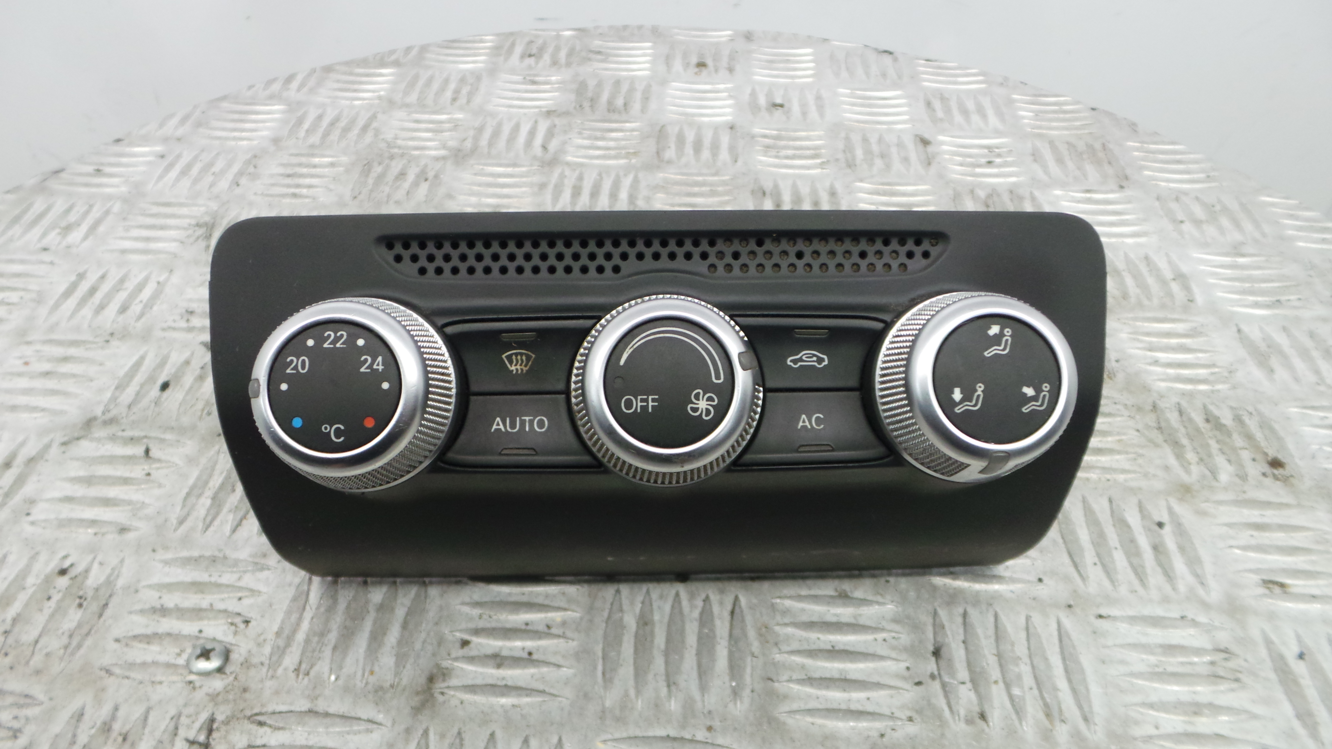 Comando da Sofagem / Climatronic 8X0820043A - AUDI A1 (8X1, 8XK)-36408328