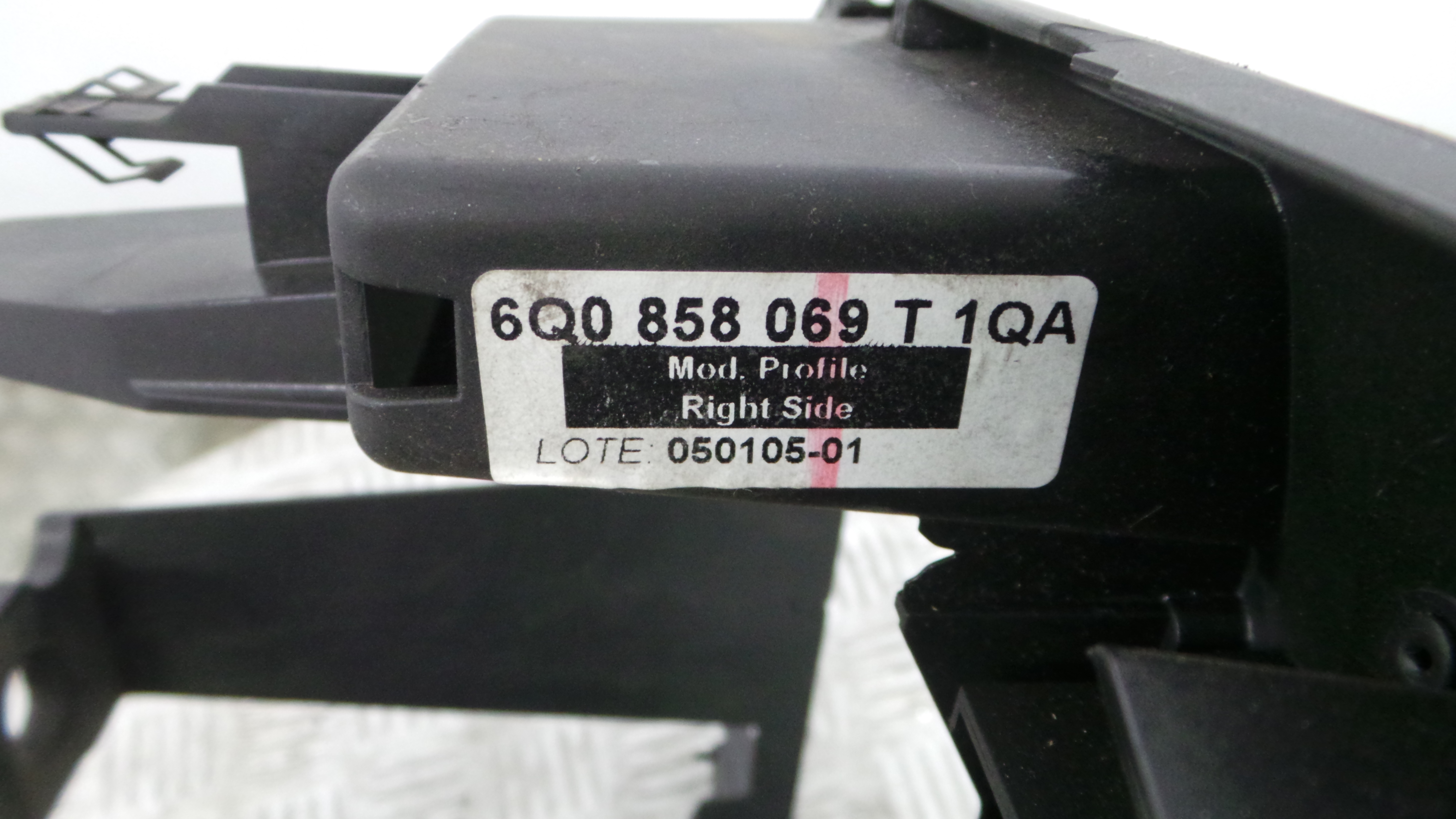 Consola central Tablier  6Q0858069T - VW POLO (9N_, 9A_)-36410215