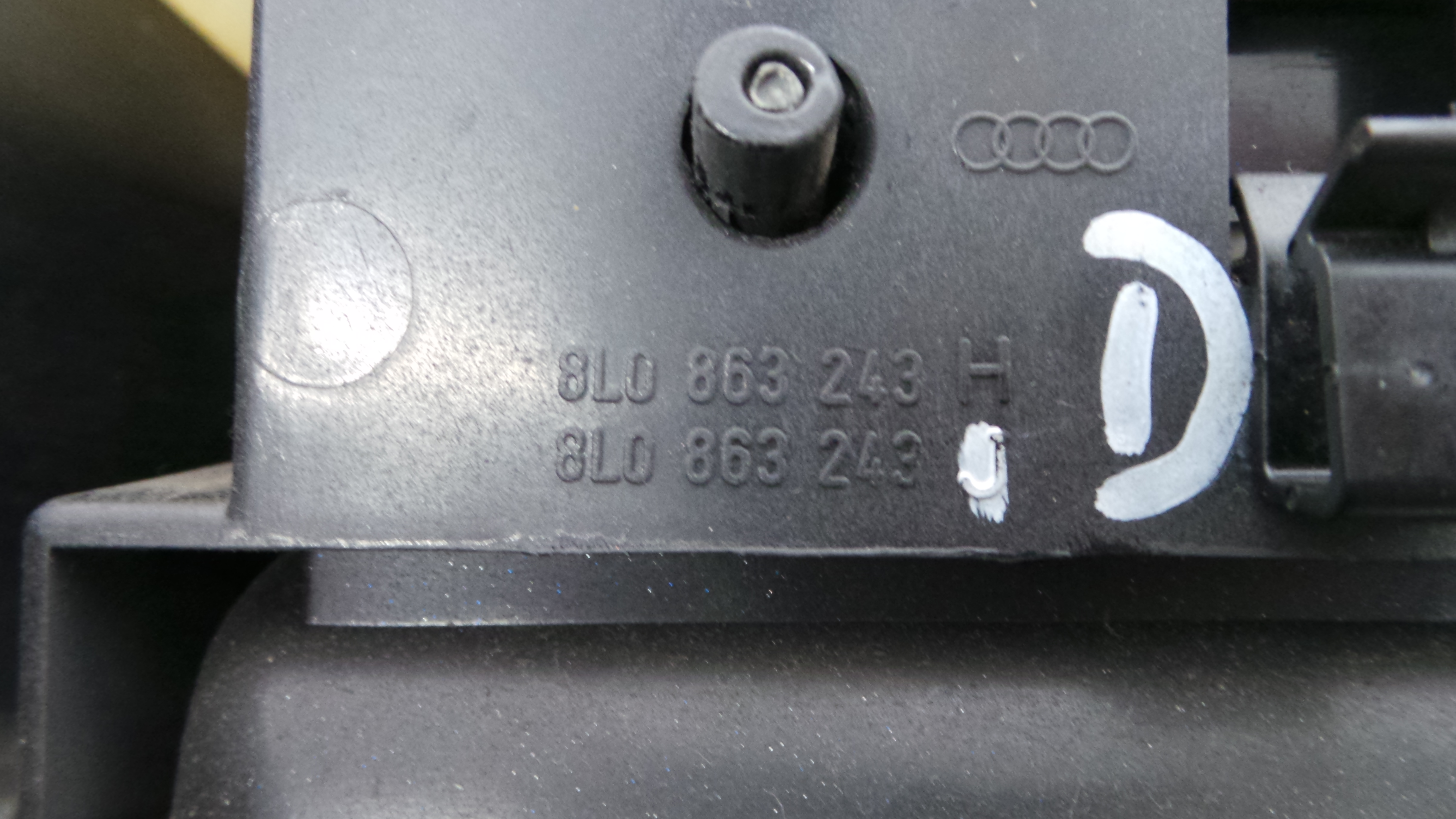 Consola central Tablier  8L0863243H - AUDI A3 (8L1)-36410219