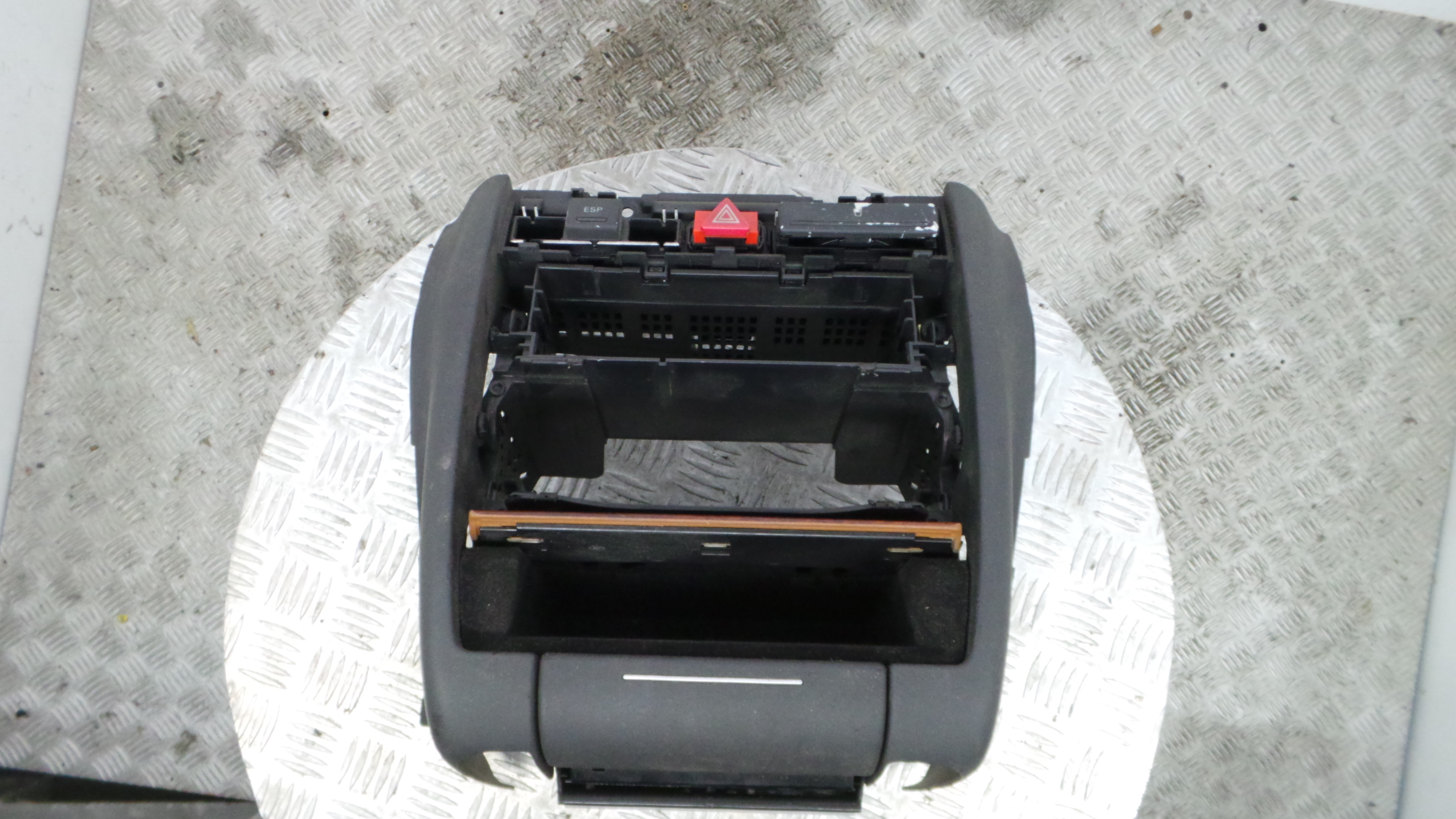 Consola central Tablier  8L0863243K - AUDI A3 (8L1)-36410224