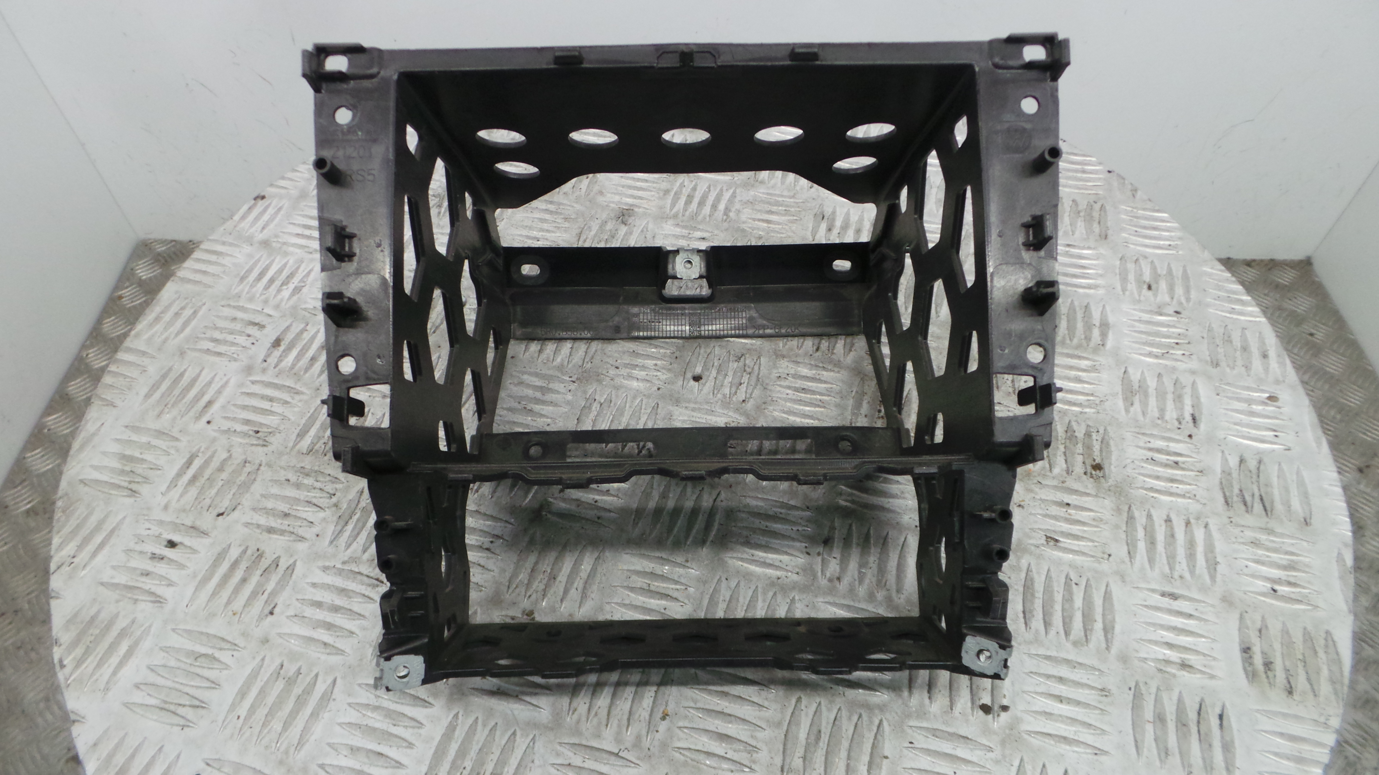 Consola central Tablier  6R0858005B - VW POLO V (6R1, 6C1)-36410245