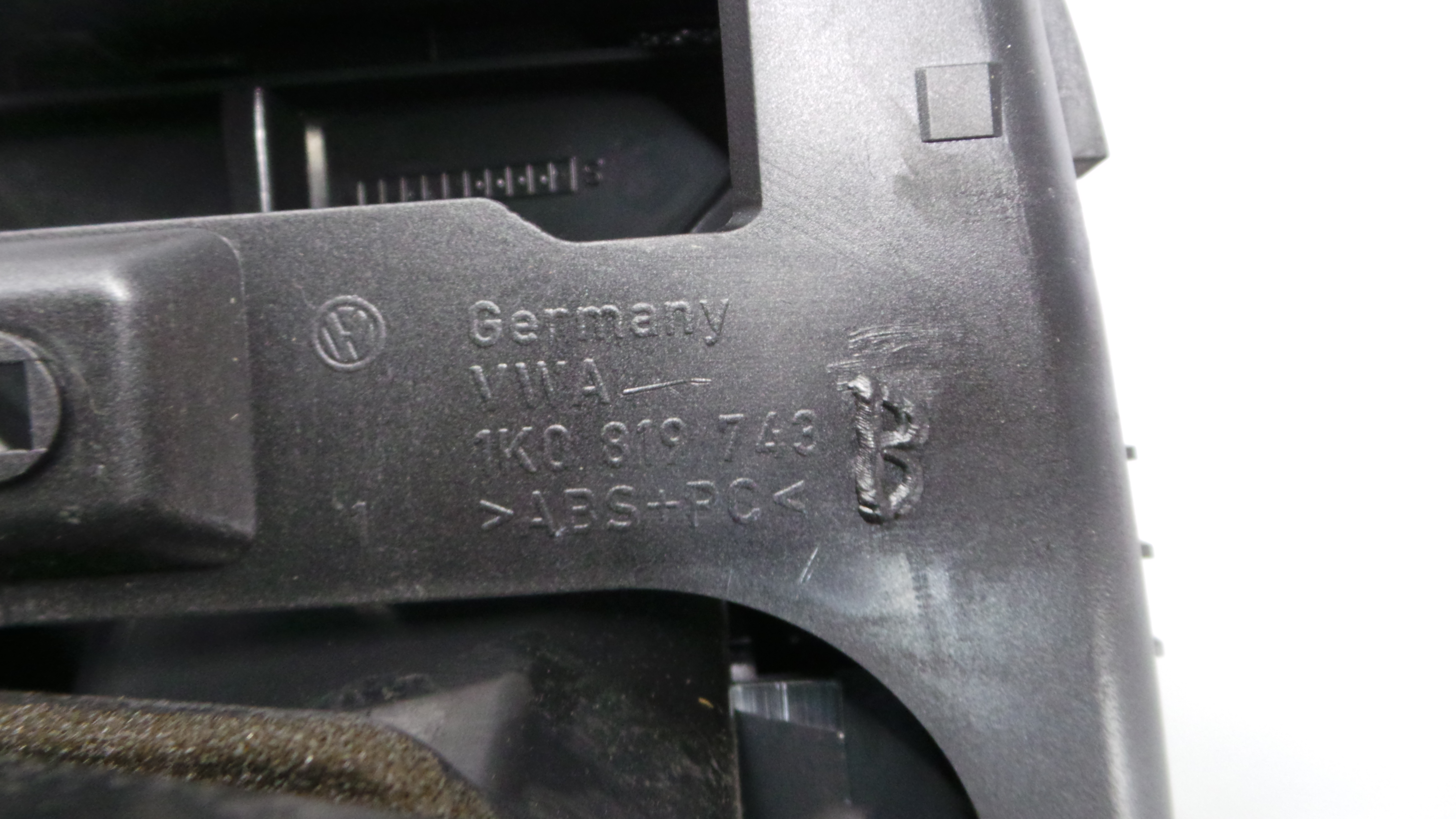 Consola central Tablier 1K0819743B - VW GOLF V (1K1)-36410266