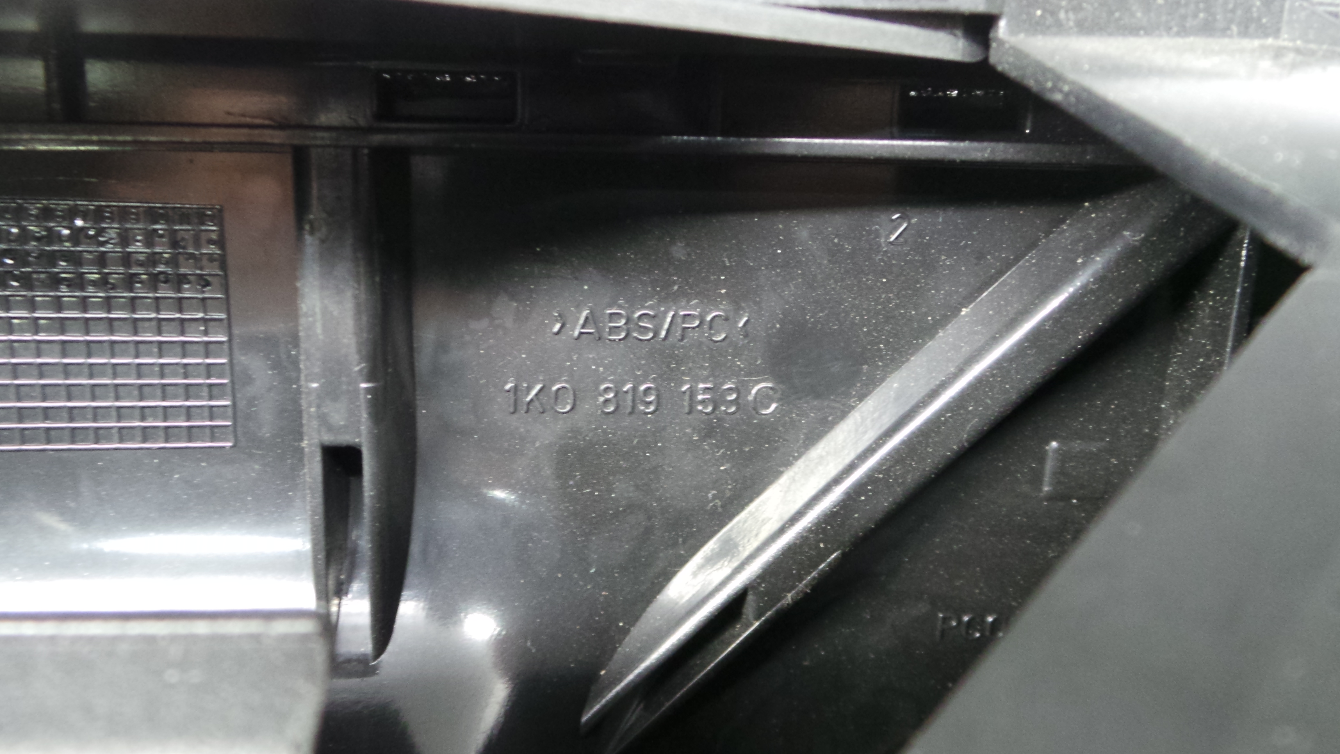 Consola central Tablier 1K0819743B - VW GOLF V (1K1)-36410266