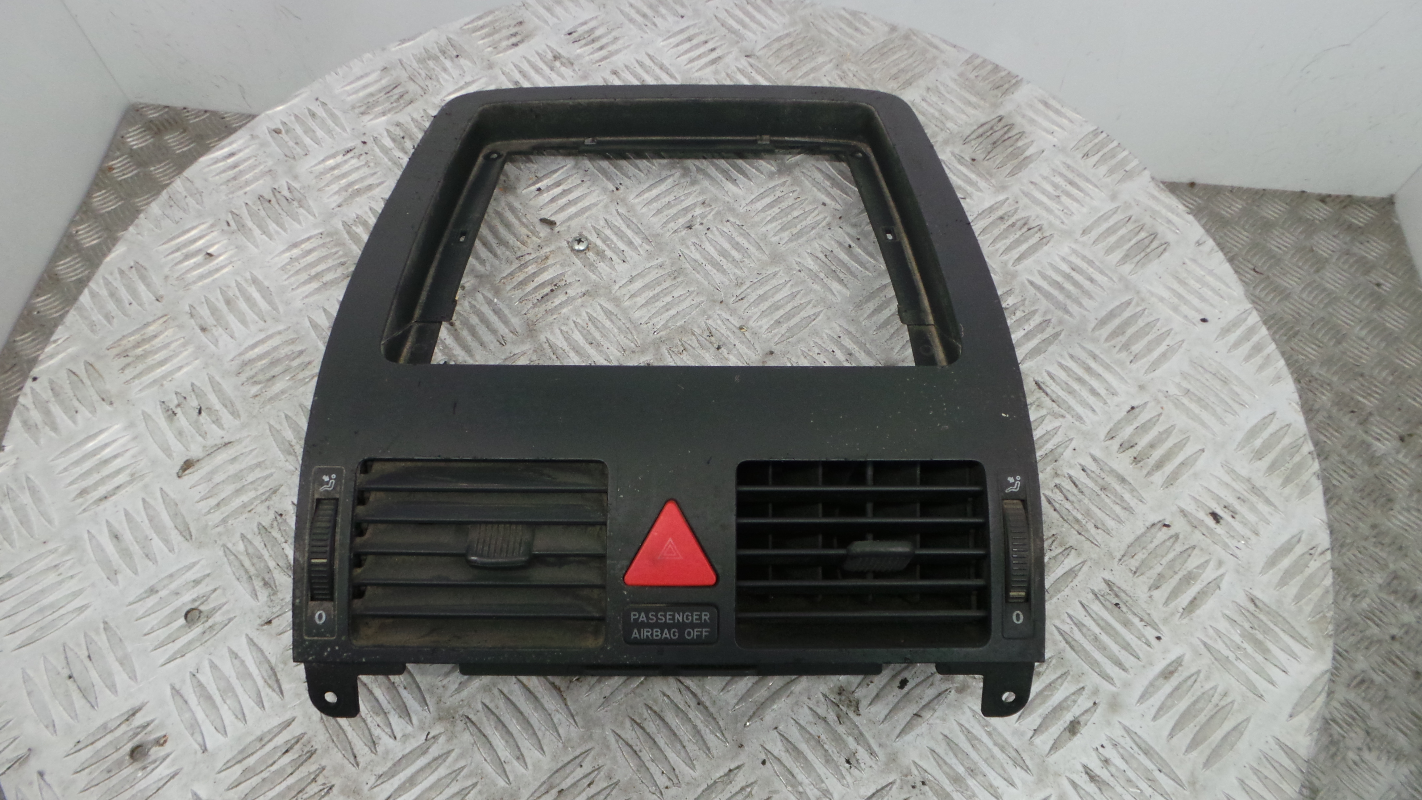 Consola central Tablier  1T1819728A - VW TOURAN (1T1, 1T2)-36410271