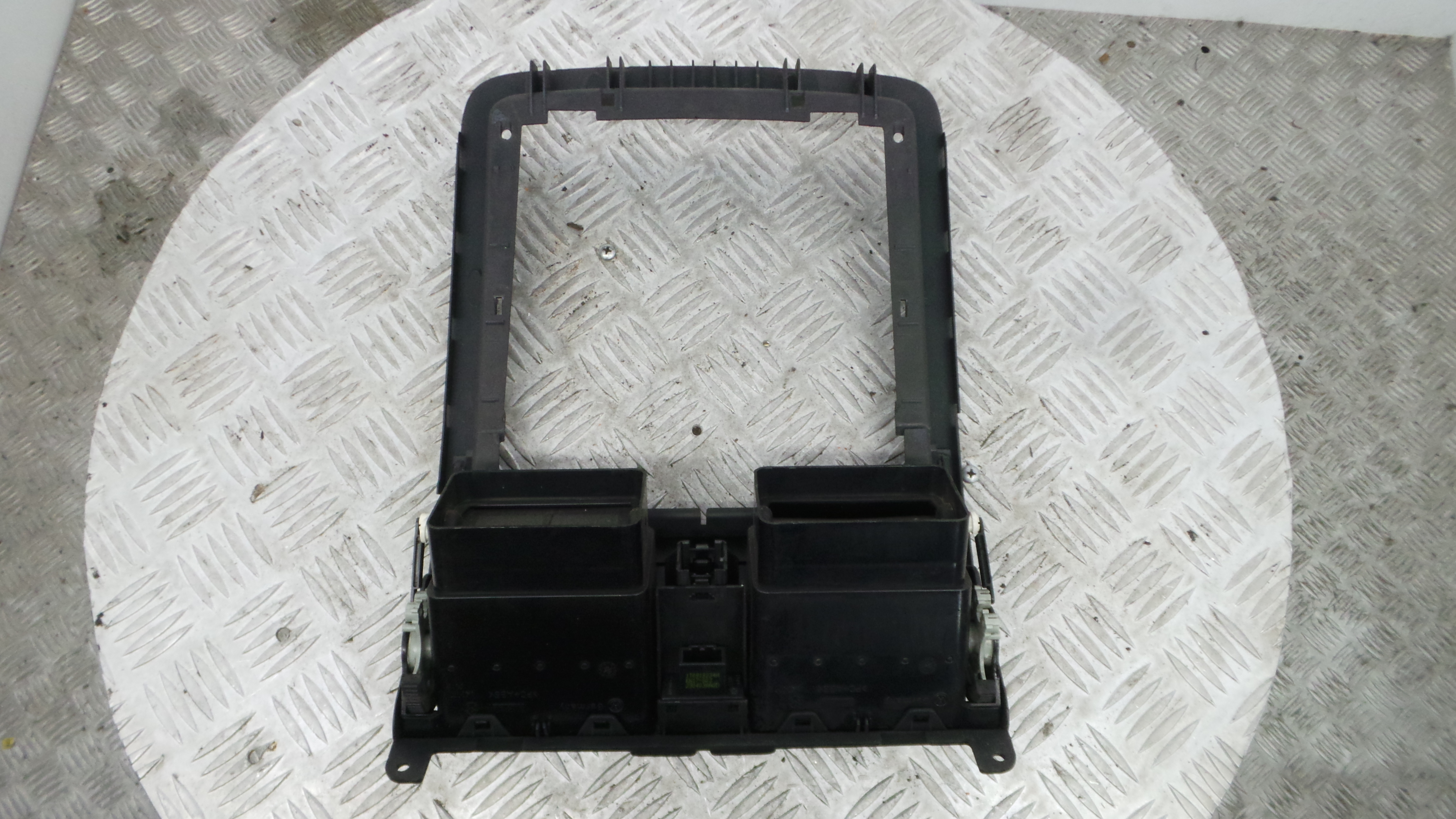 Consola central Tablier  1T1819728A - VW TOURAN (1T1, 1T2)-36410271