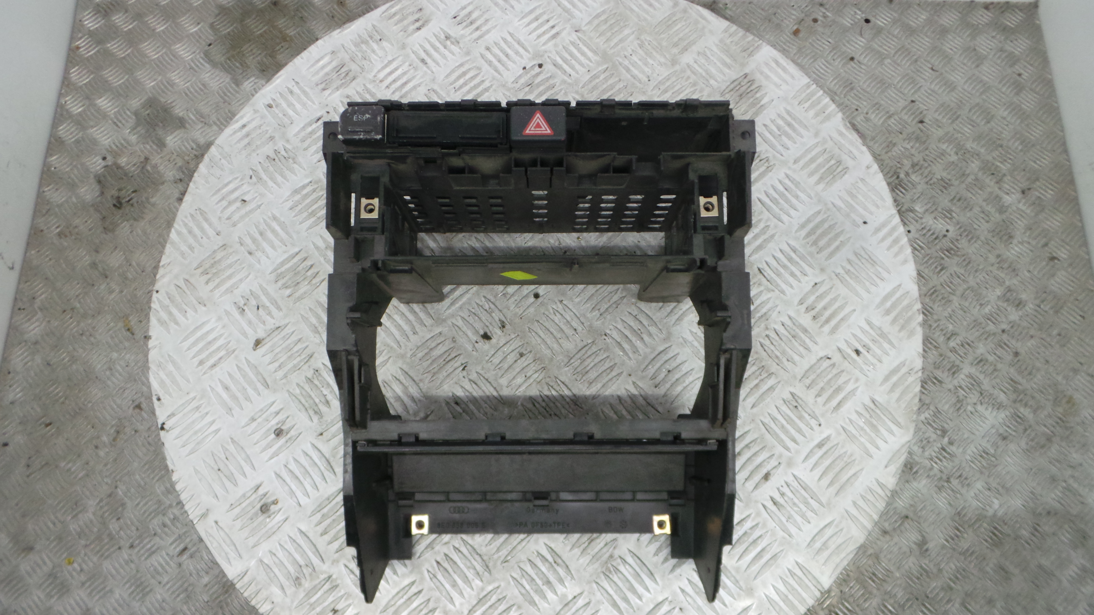 Consola central Tablier  8E0858005E - AUDI A4 B7 (8EC)-36410278
