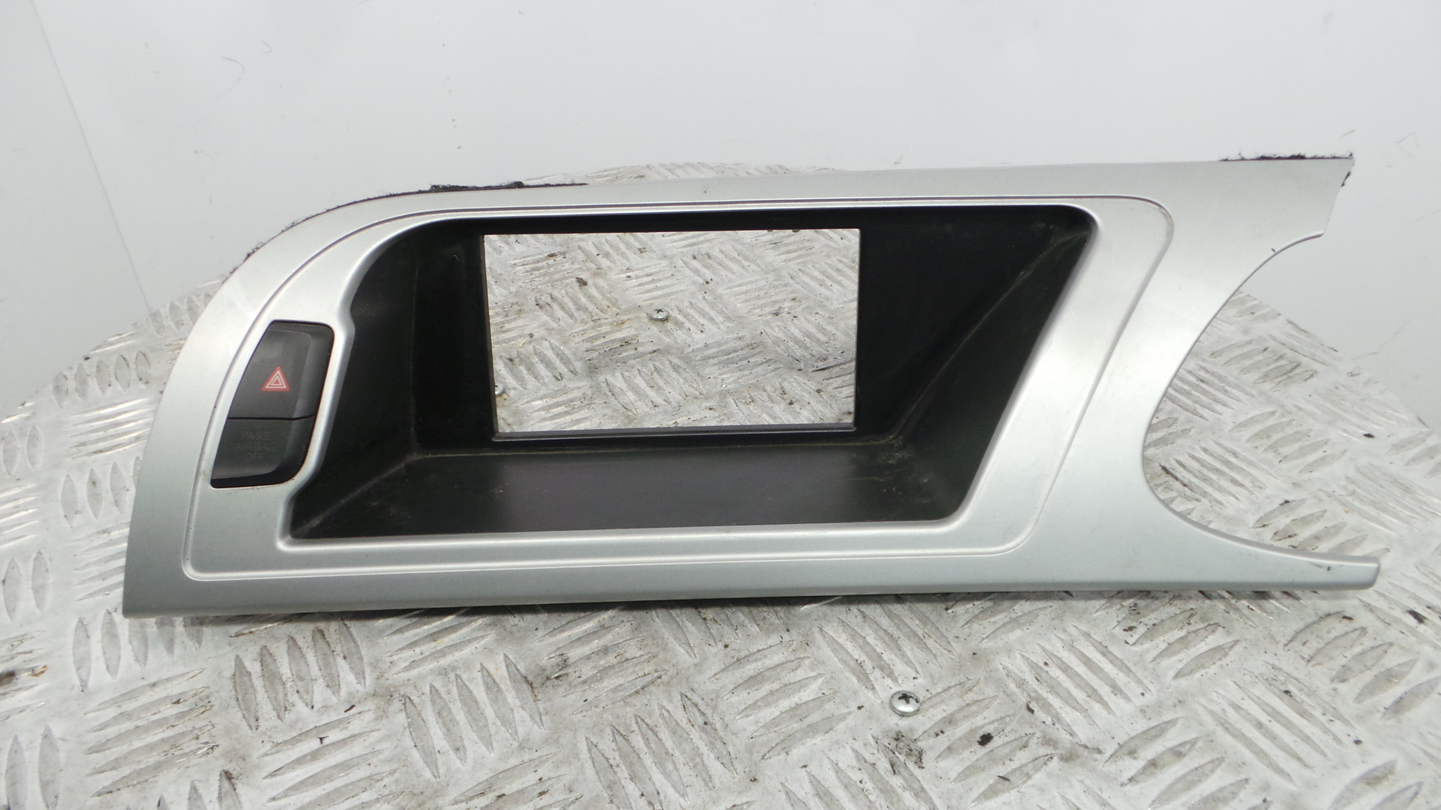 Aro Consola Central 8K2857185G - AUDI A4 B8 (8K2)-36410281