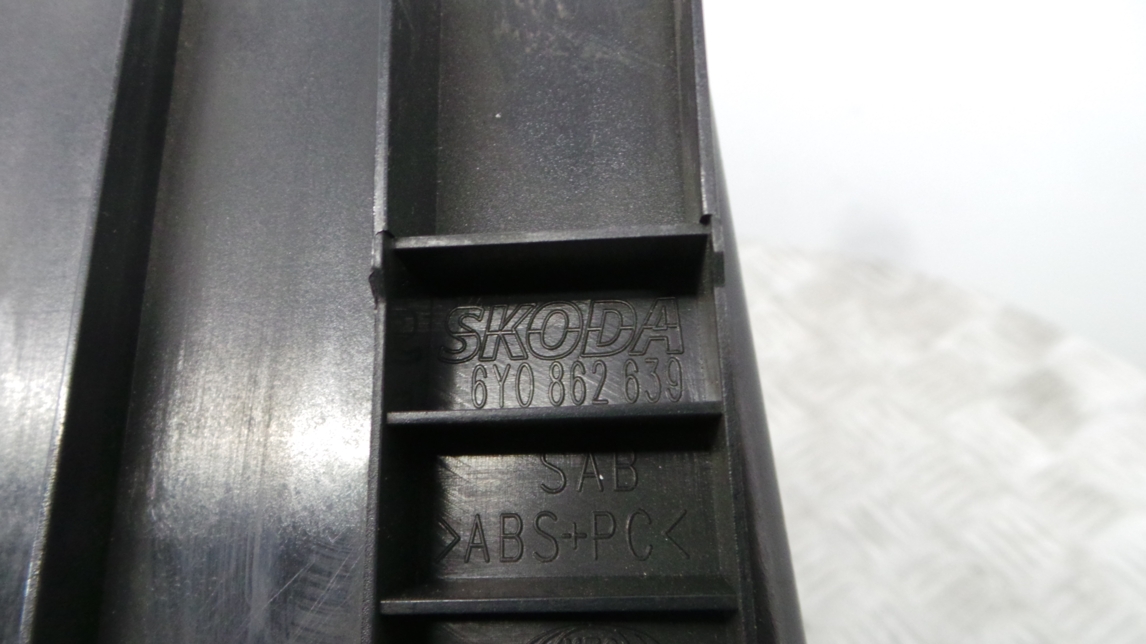 Porta Luvas  6Y0862639 - SKODA FABIA I (6Y2)-36410393