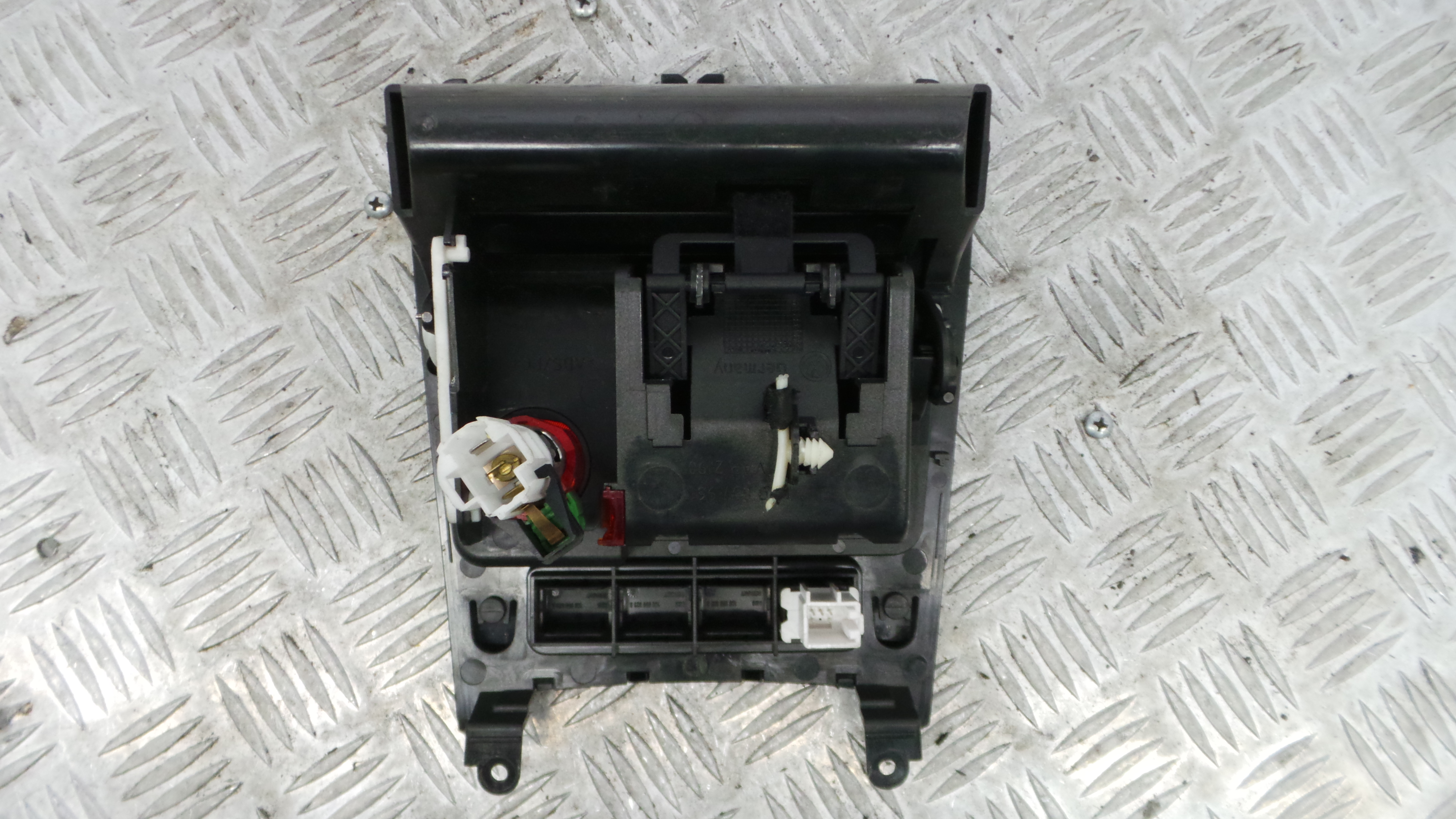 Cinzeiro 1K0857961 - VW GOLF V (1K1)-36410584