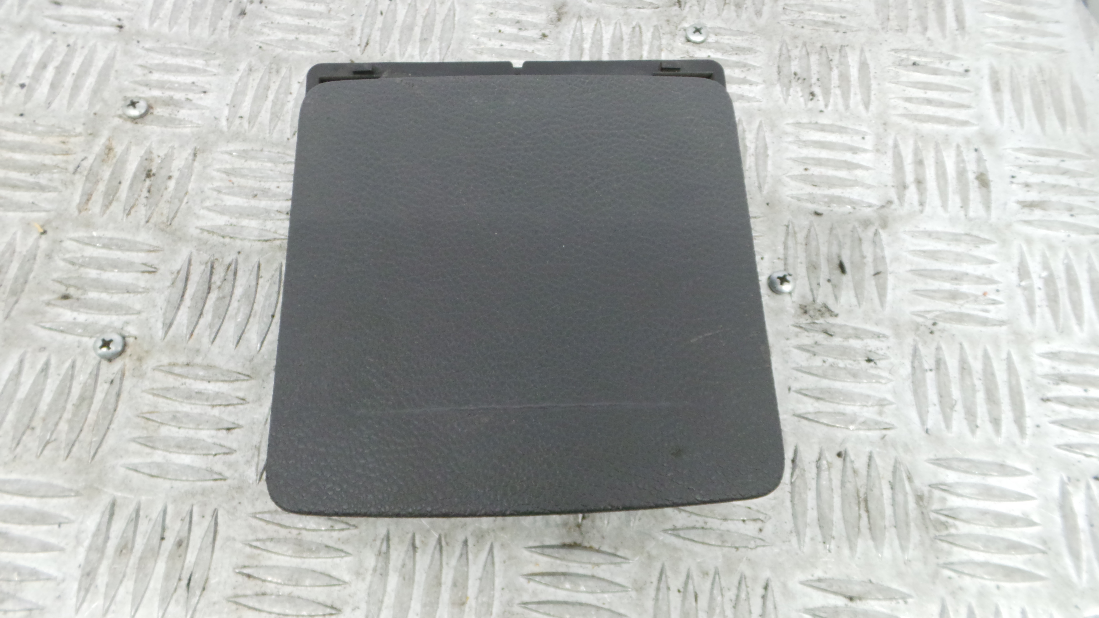 Suporte para copos para o carro 1K0862532F - VW GOLF V (1K1)-36410596