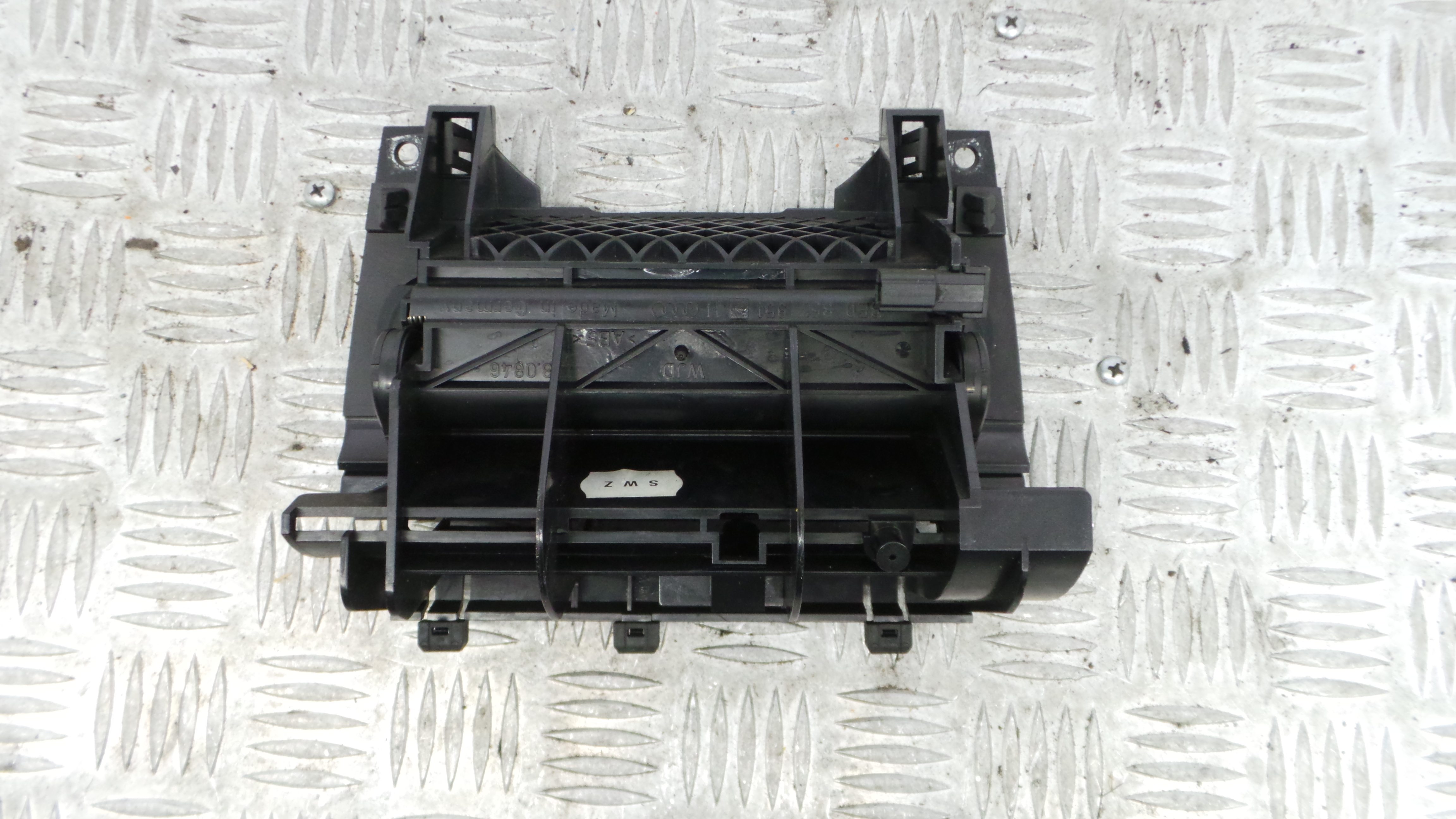 Cinzeiro 8E0857951 - AUDI A4 B7 (8EC)-36410606