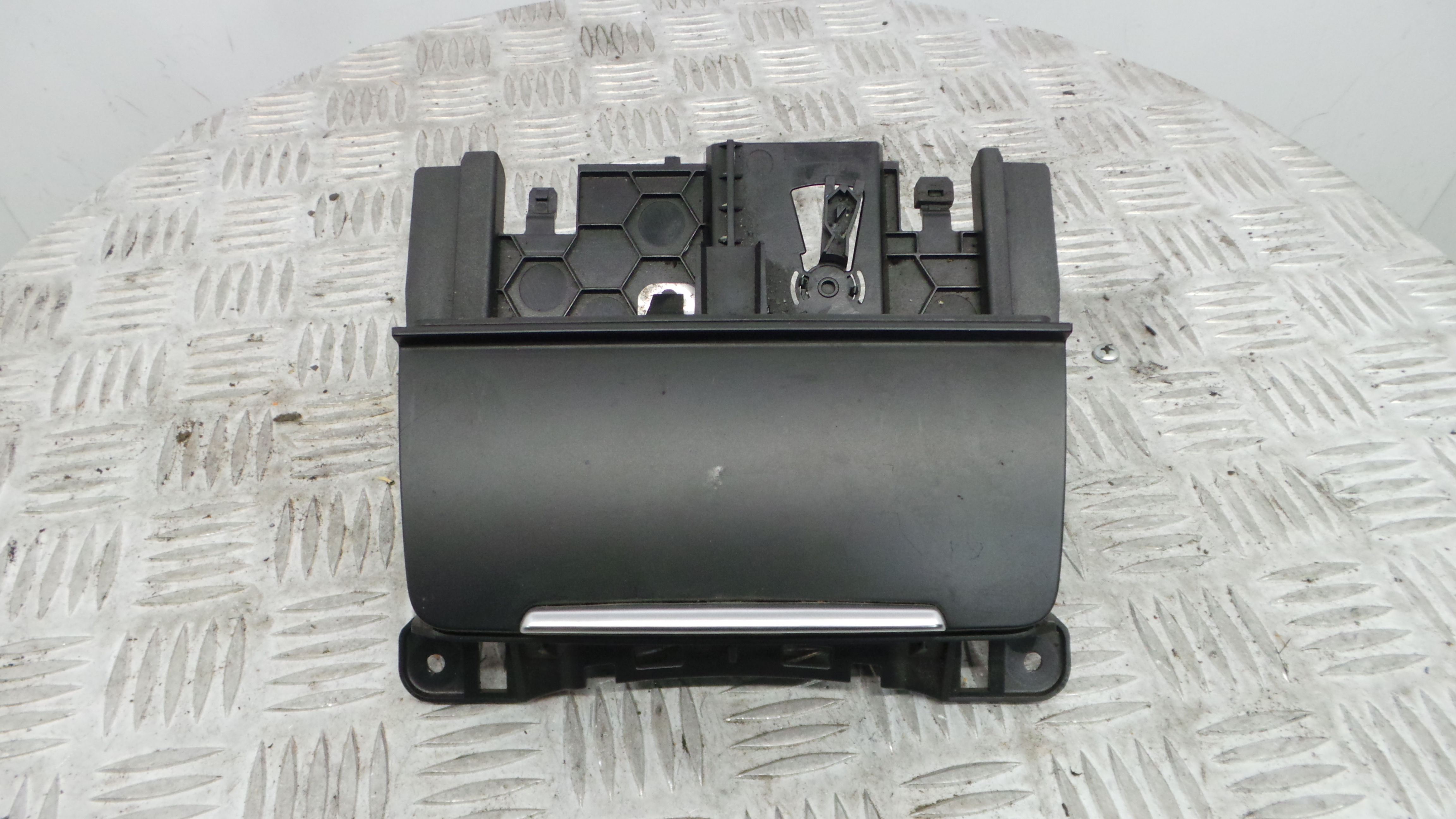 Cinzeiro 8K0857951 - AUDI A4 B8 (8K2)-36410613