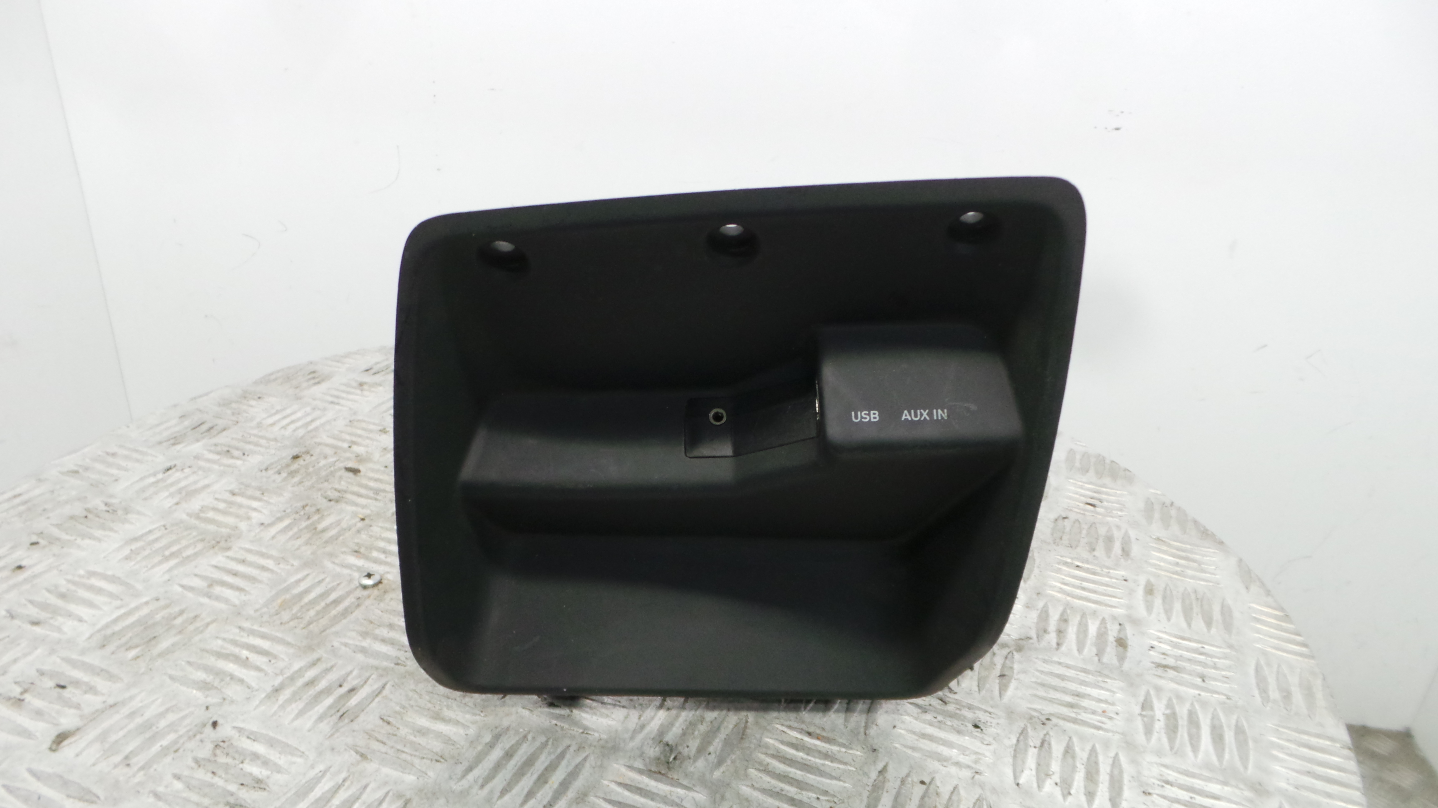 Acessórios para auto rádios 6J1857563 - SEAT IBIZA IV (6J5, 6P1), IBIZA Mk IV (6J5, 6P1)-36410682