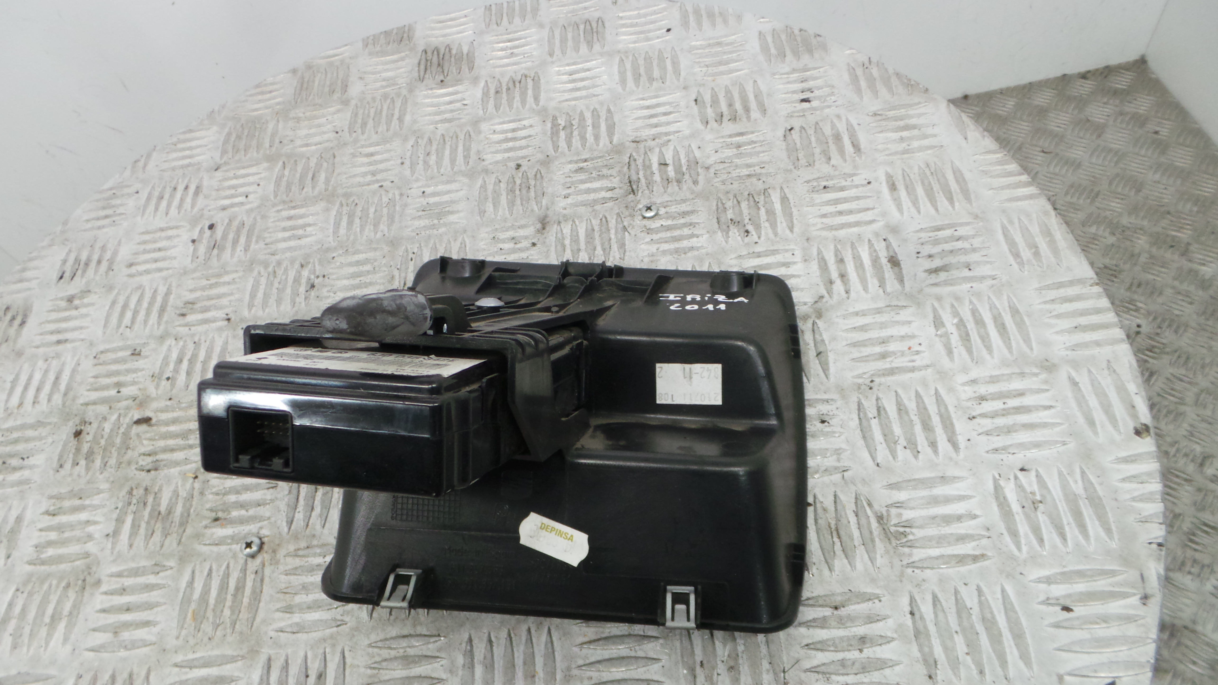 Acessórios para auto rádios 6J1857563 - SEAT IBIZA IV (6J5, 6P1), IBIZA Mk IV (6J5, 6P1)-36410682