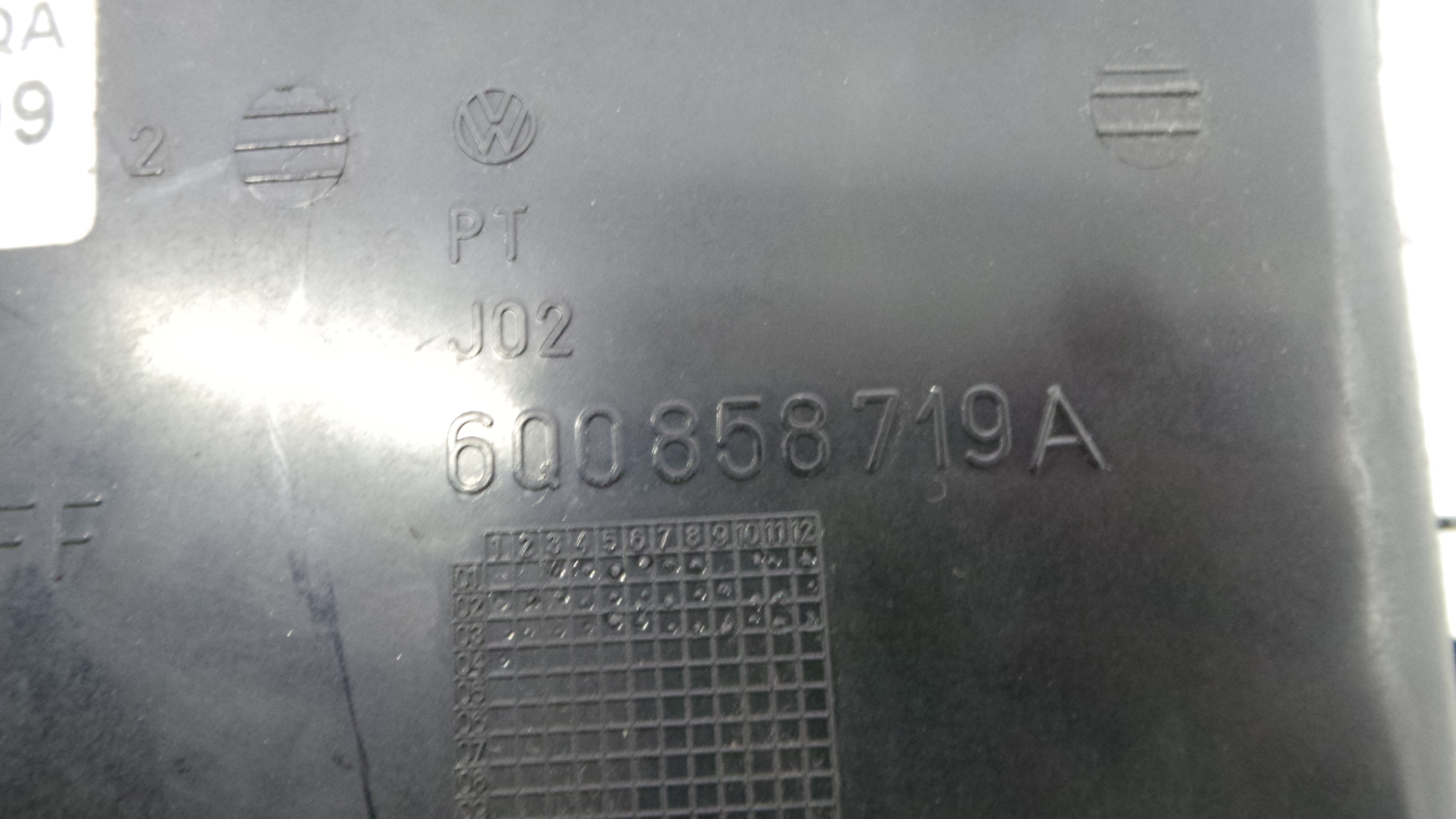 Porta Luvas  6Q0858719A - VW POLO (9N_, 9A_)-36410699