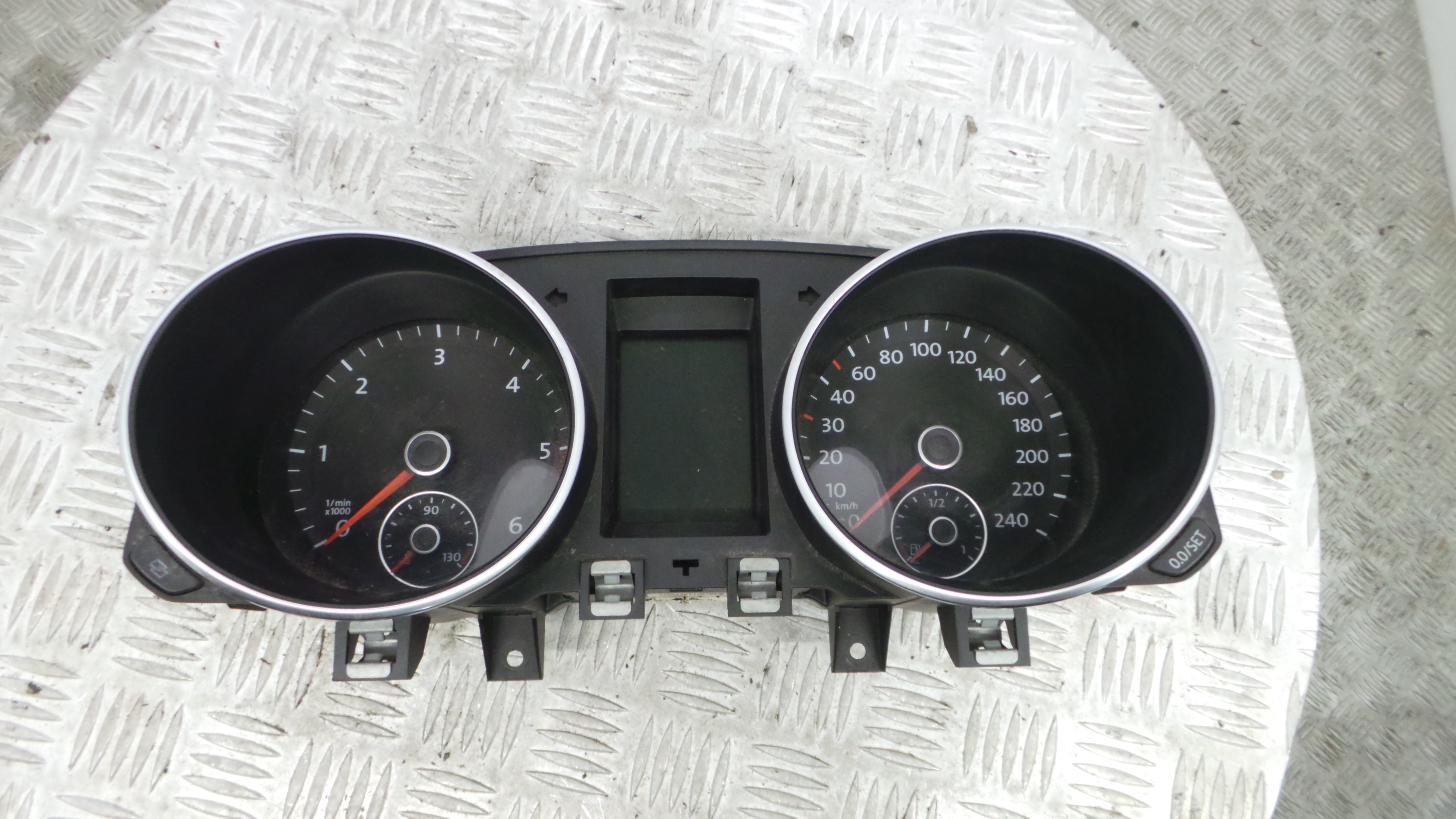 Quadrante 5K0920870E - VW GOLF VI (5K1)-36410949