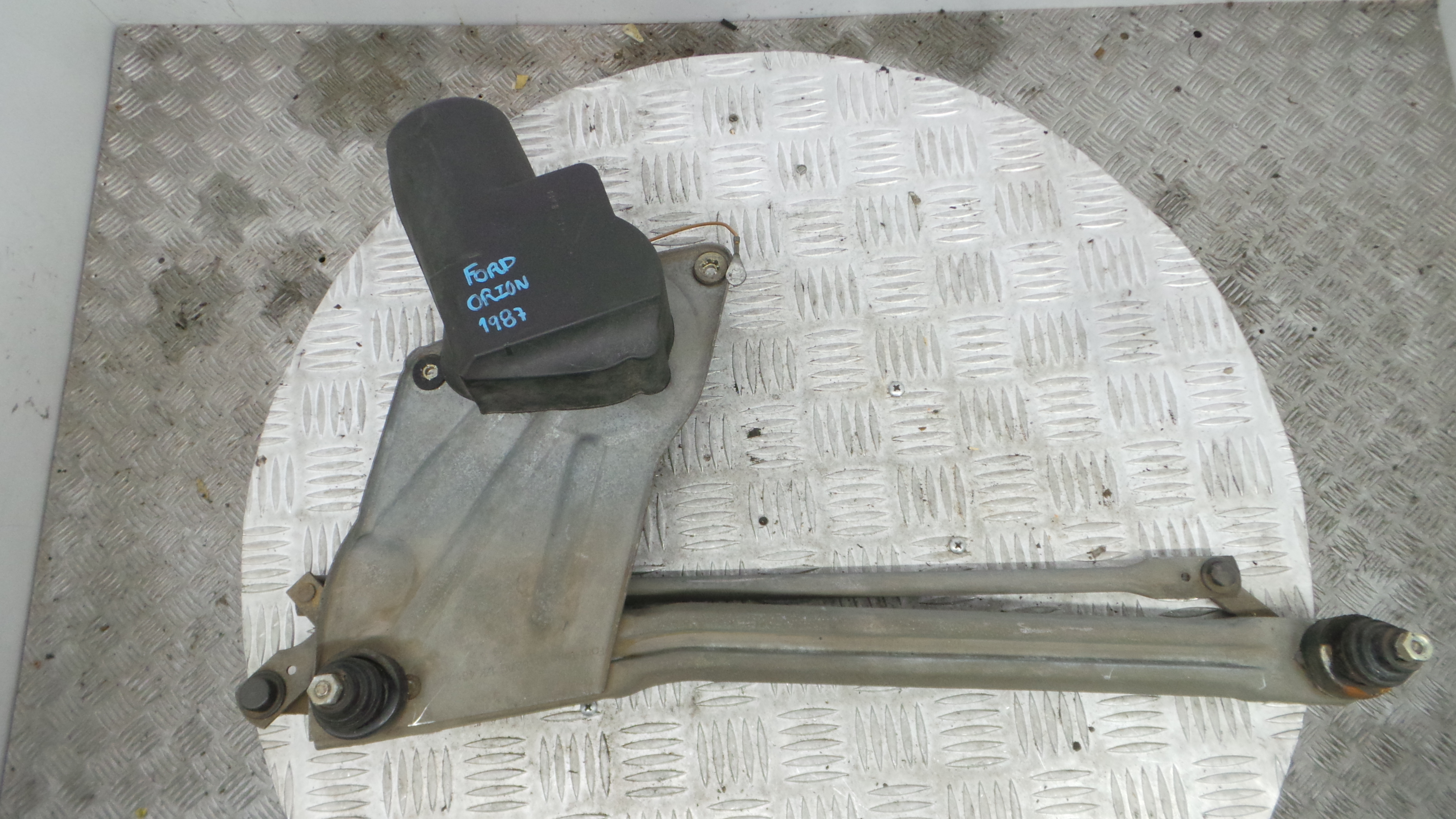 Motor Limpa Vidros Frente  83FB-17C441-AA - FORD ORION II (AFF), ORION Mk II (AFF)-36410968 Motor Limpa Vidros Frente  83FB-17C441-AA - FORD ORION II (AFF), ORION Mk II (AFF)-36410968