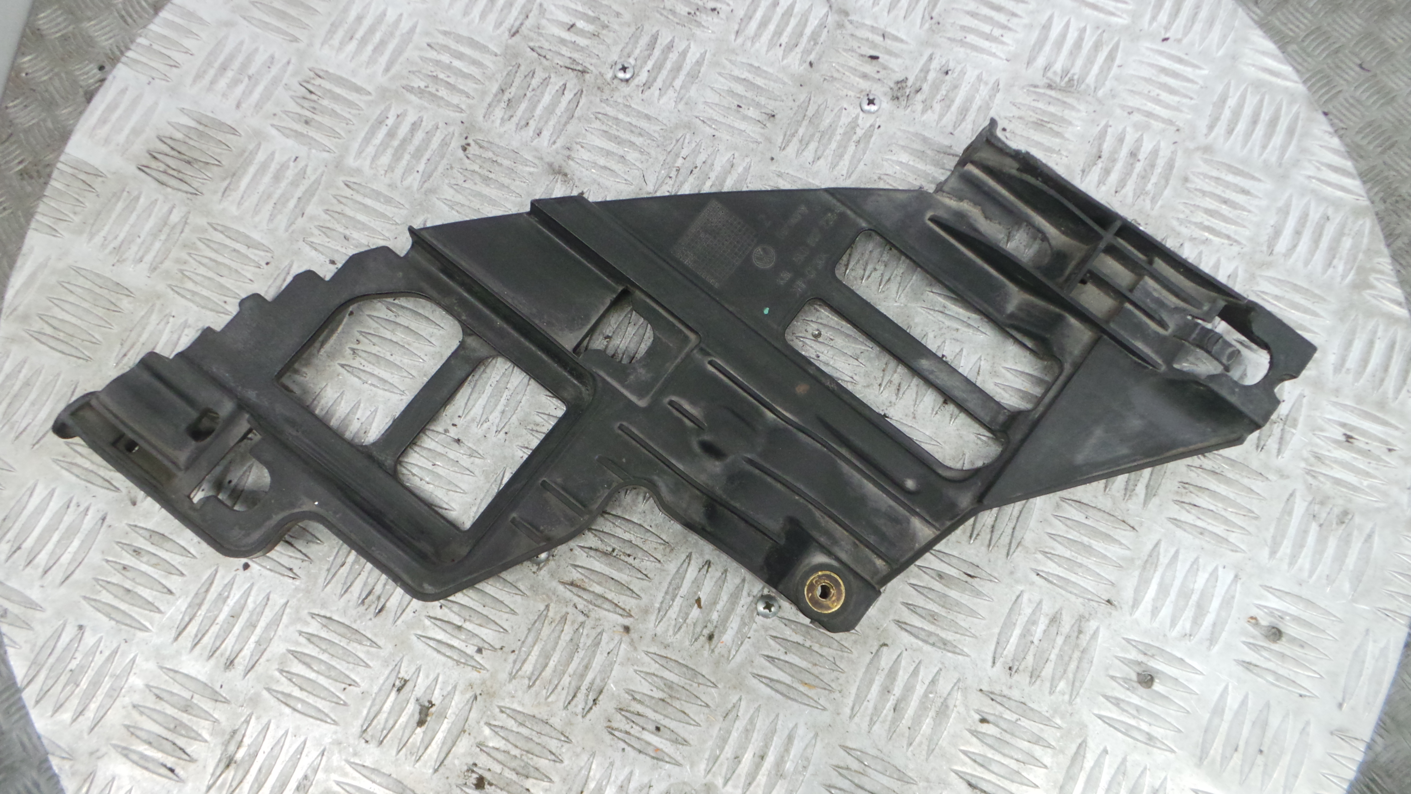 Suporte do Para Choques 5K0807228A - VW GOLF VI (5K1)-36410998