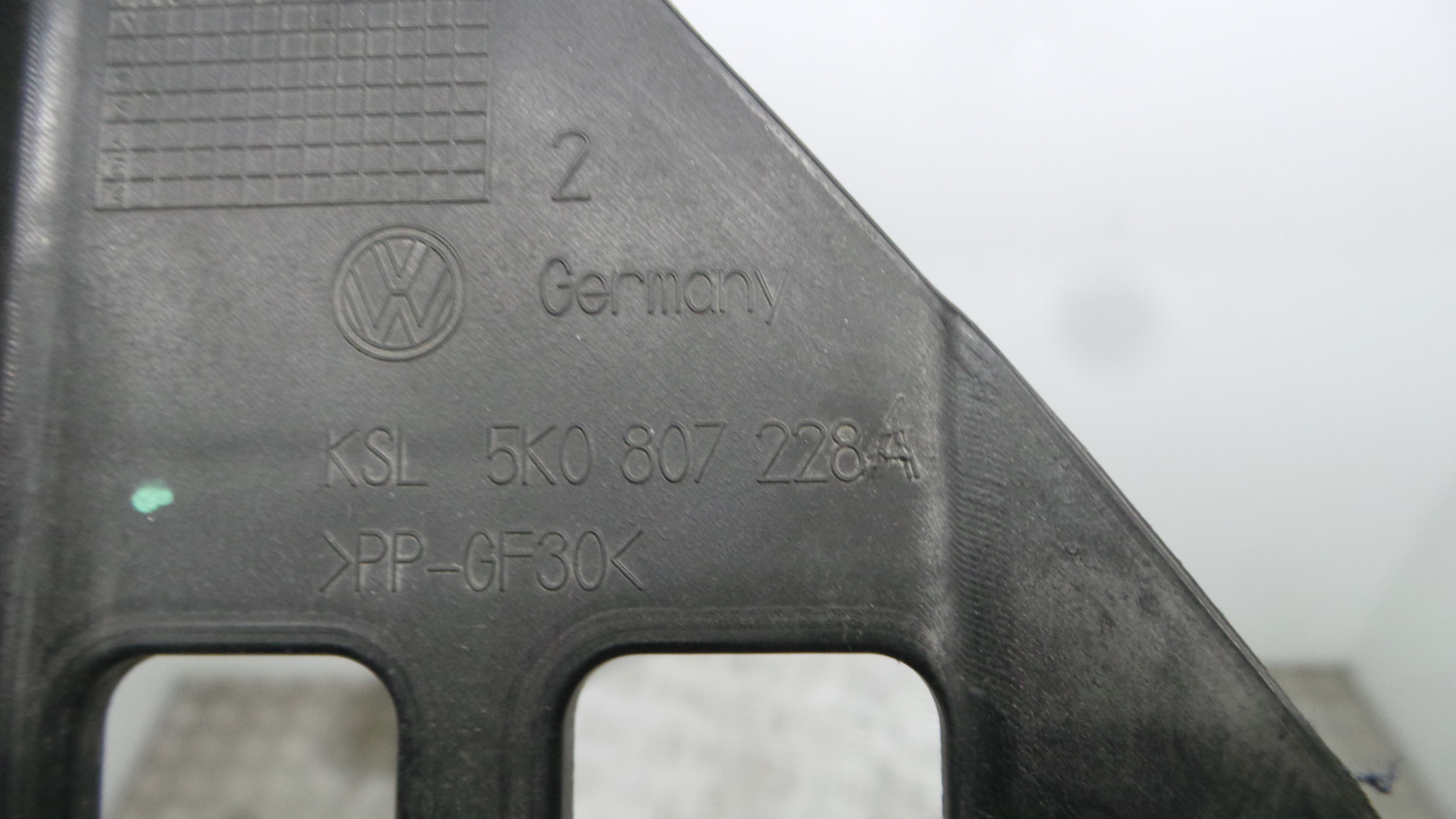 Suporte do Para Choques 5K0807228A - VW GOLF VI (5K1)-36410998