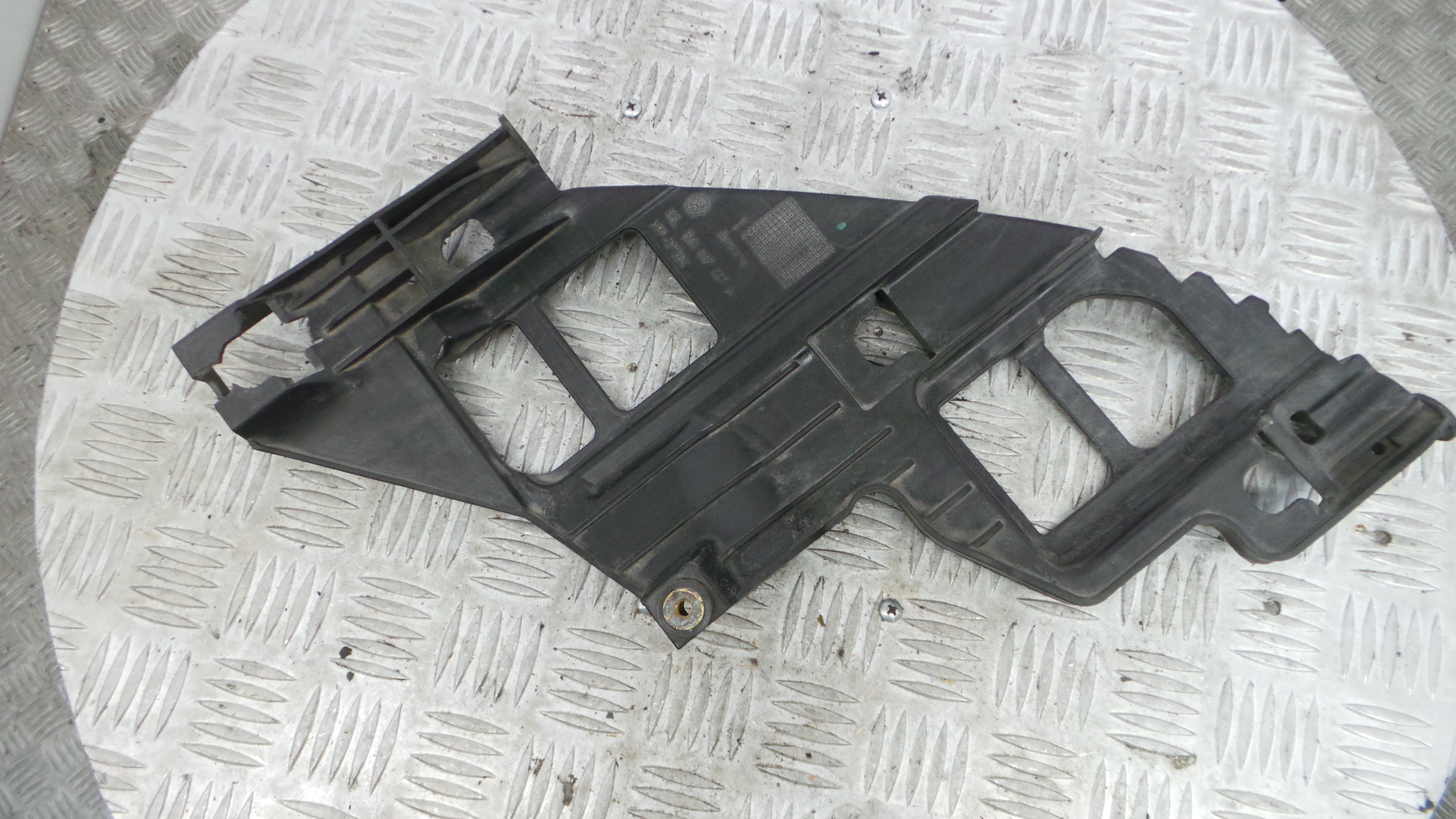 Suporte do Para Choques 5K0807227A - VW GOLF VI (5K1)-36411001