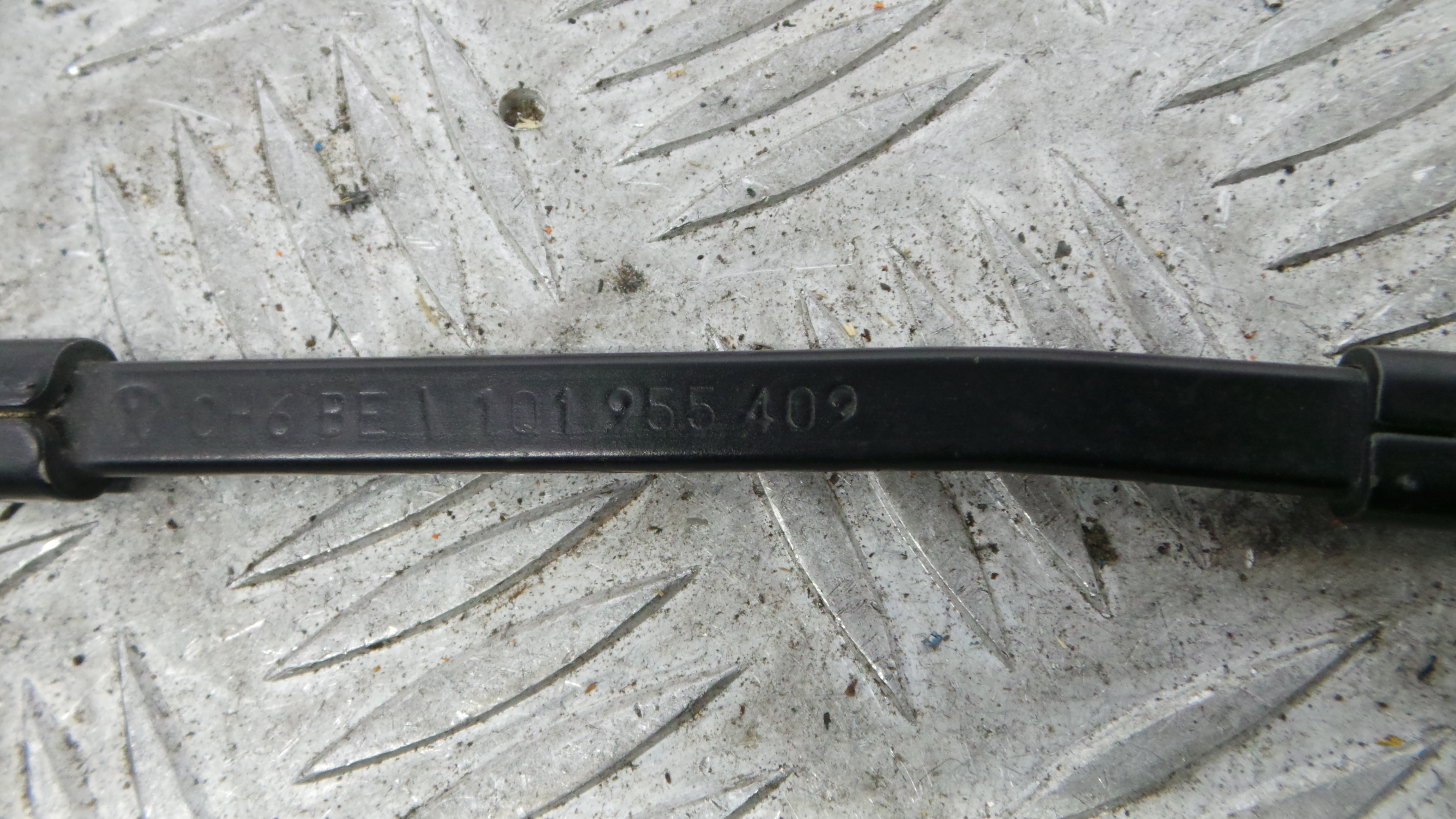 Braço Do Limpa-vidros 1Q1955409 - VW GOLF VI (5K1)-36411076