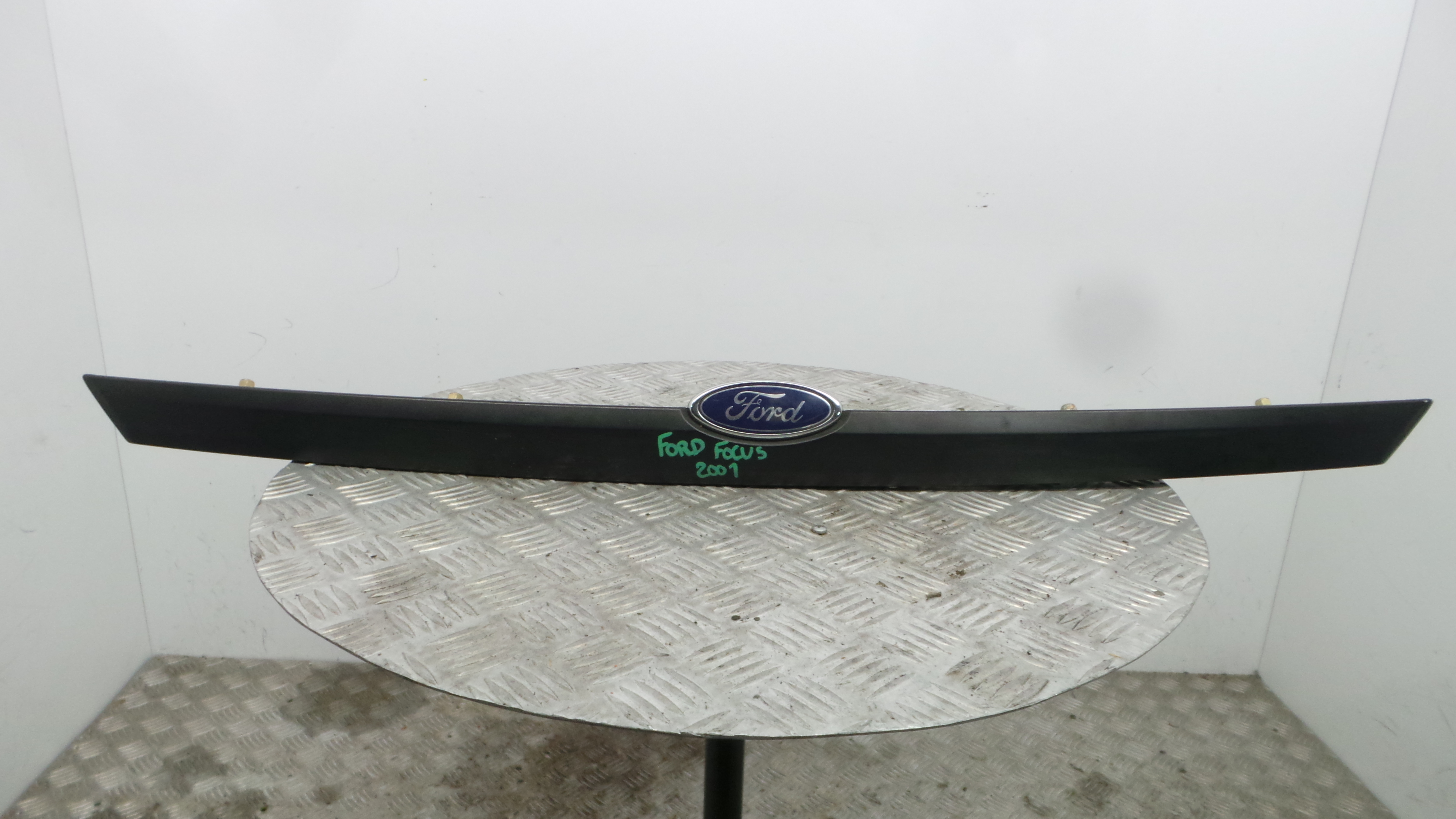 Puxador Exterior da Tampa da Mala 98AB-A43404-AM - FORD FOCUS I (DAW, DBW)-36411092 Puxador Exterior da Tampa da Mala 98AB-A43404-AM - FORD FOCUS I (DAW, DBW)-36411092