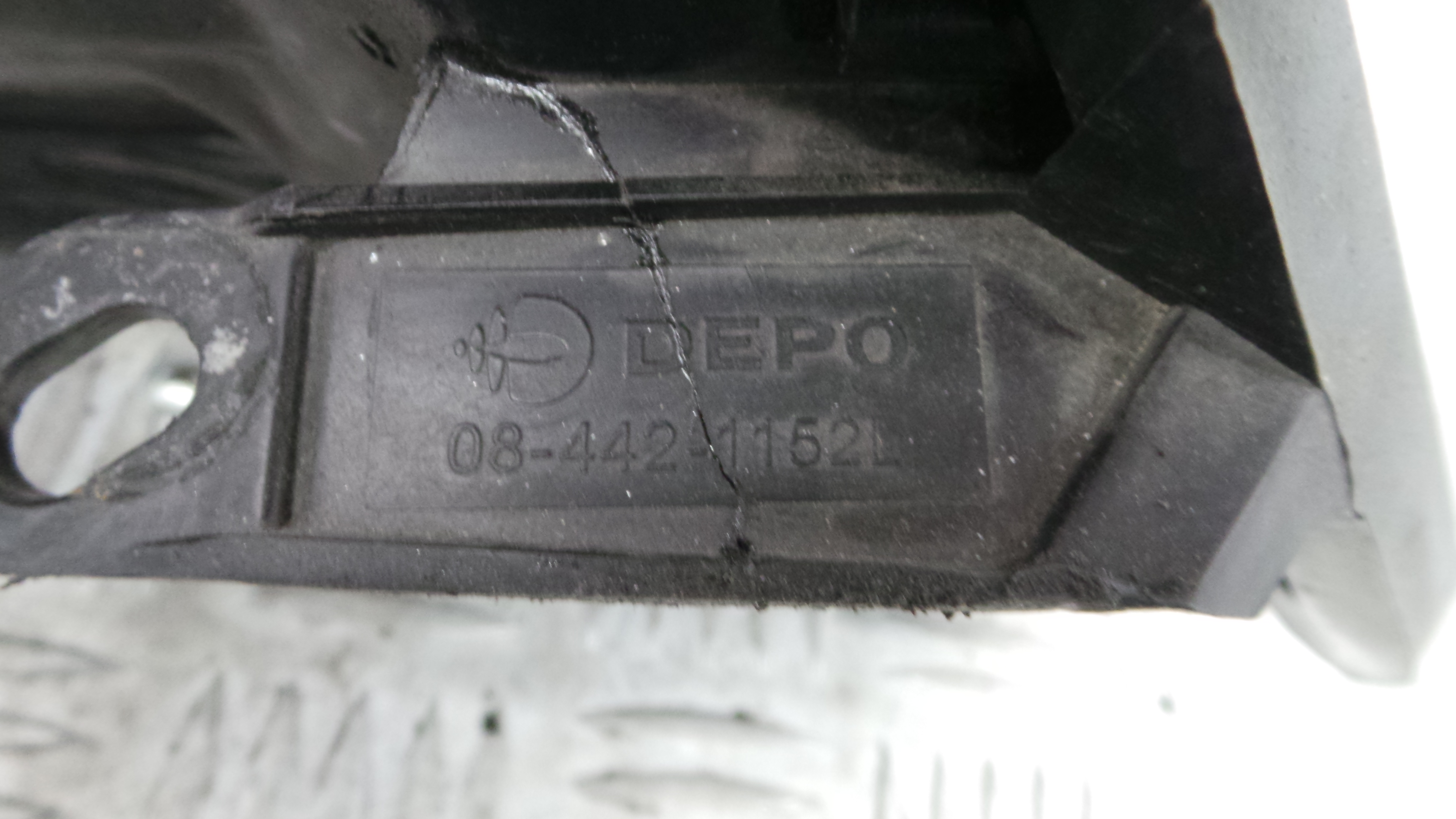 Ótica Esq 08-442-1152L - OPEL CORSA D (S07)-36411103