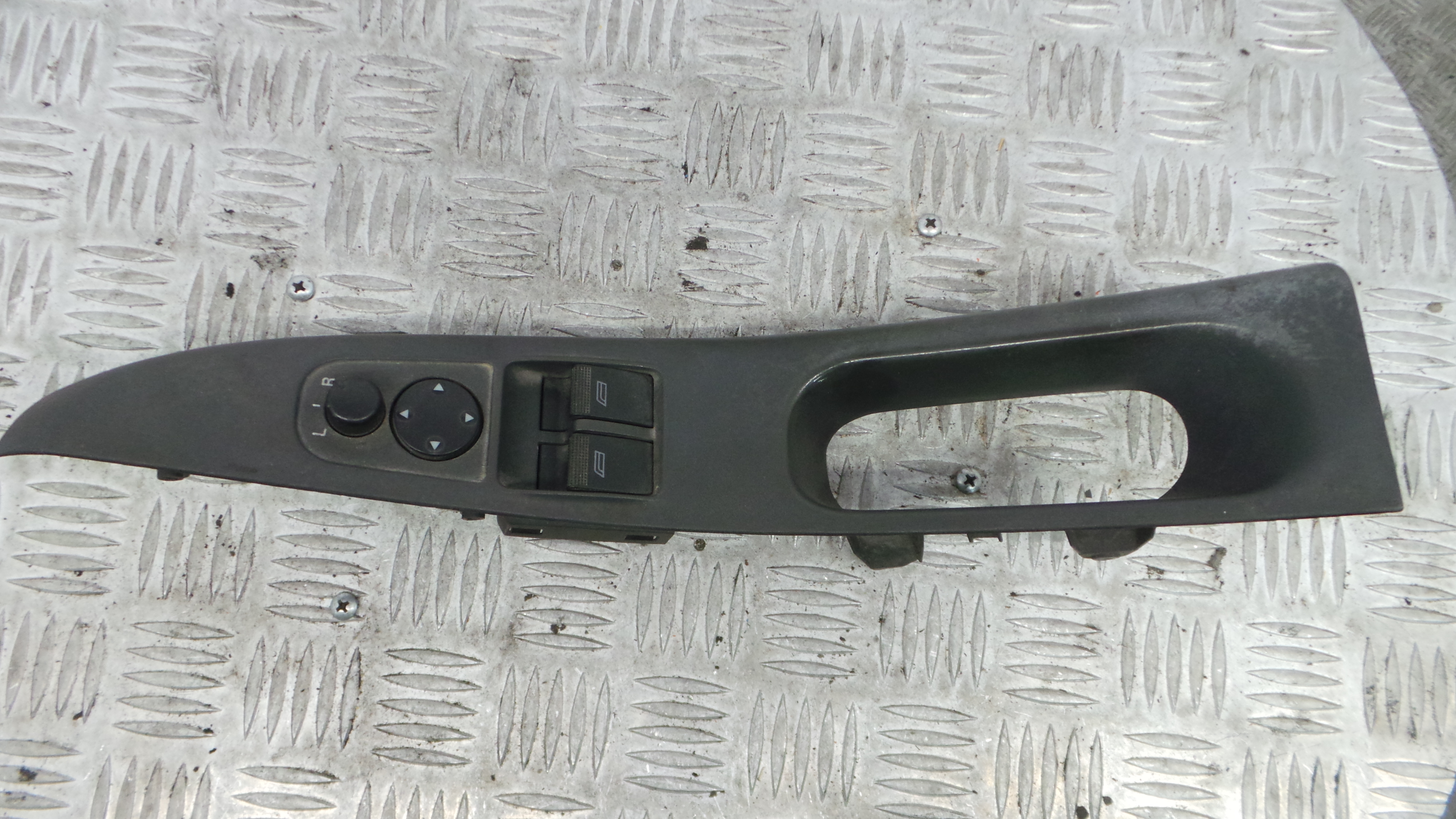 Interruptor / Comando Elevador Vidro Frente Esq 8L3867171 - AUDI A3 (8L1)-36413858 Interruptor / Comando Elevador Vidro Frente Esq 8L3867171 - AUDI A3 (8L1)-36413858